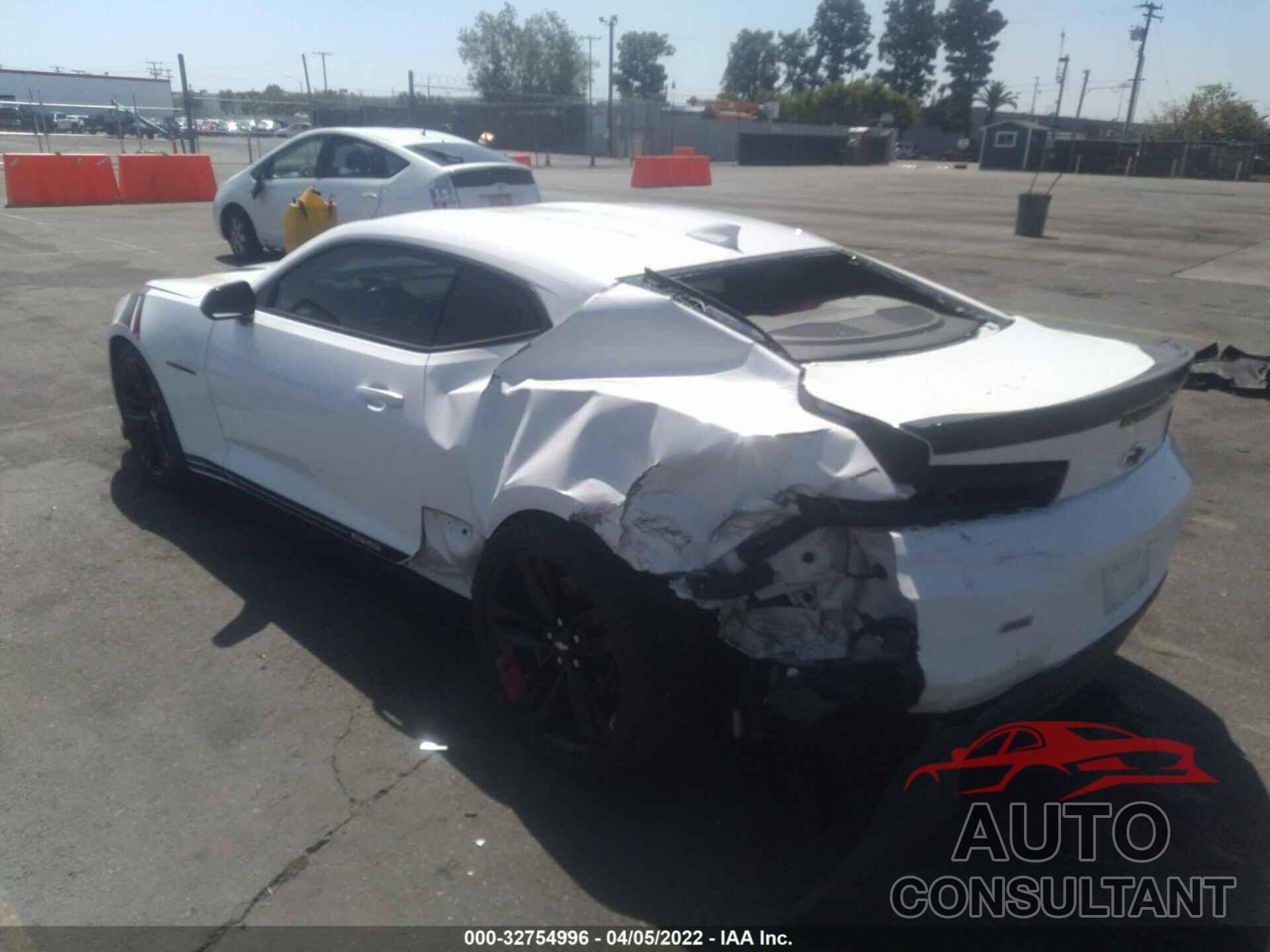 CHEVROLET CAMARO 2018 - 1G1FE1R73J0130852