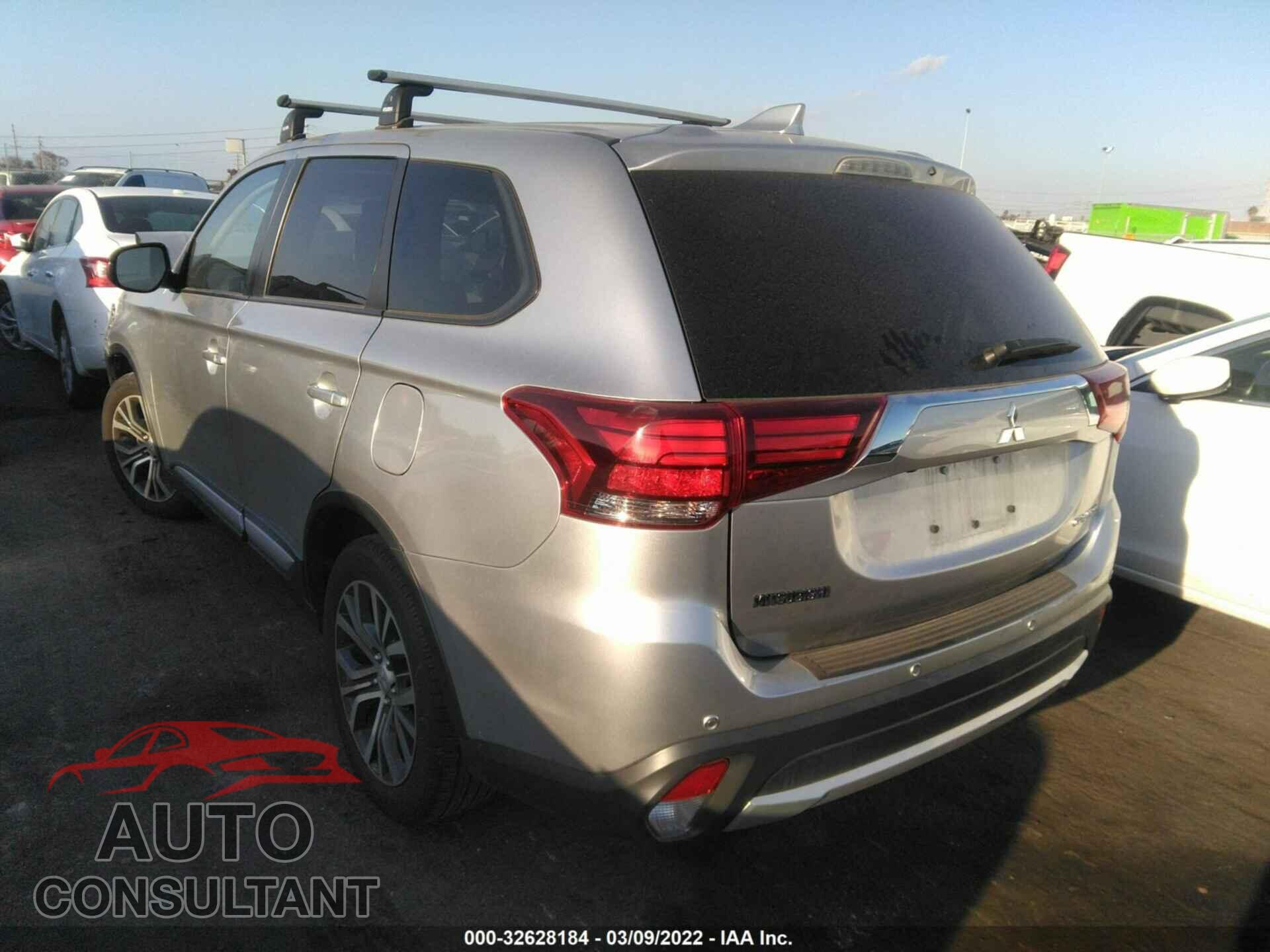 MITSUBISHI OUTLANDER 2018 - JA4AD2A35JZ005442