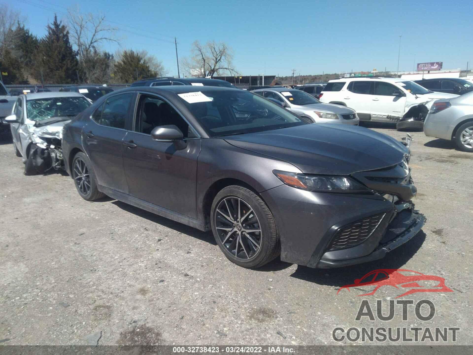 TOYOTA CAMRY 2022 - 4T1G11AK1NU004393