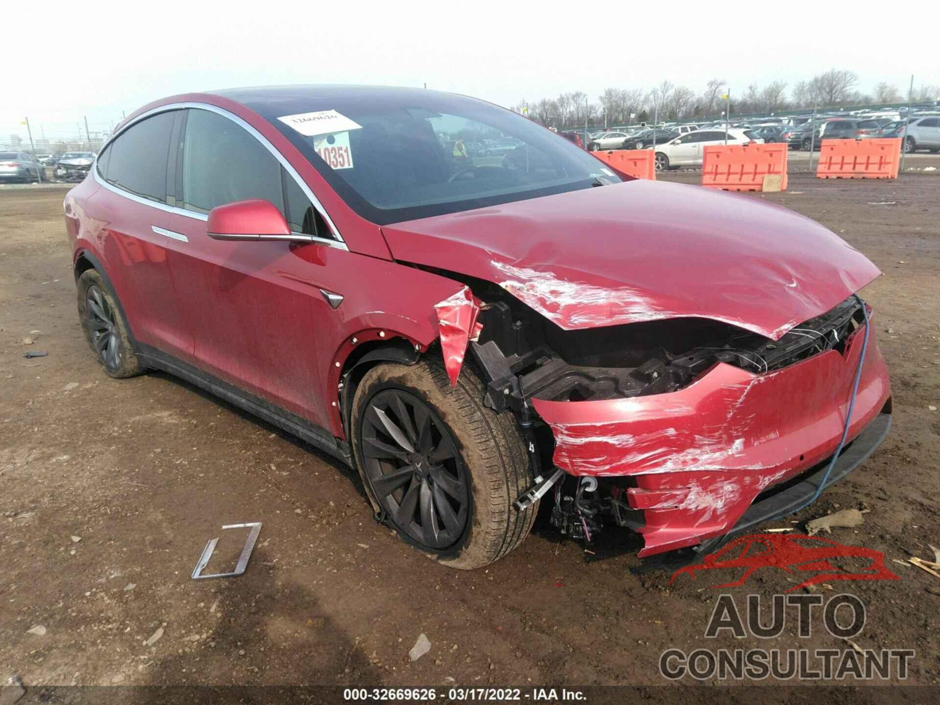 TESLA MODEL X 2018 - 5YJXCAE27JF142323