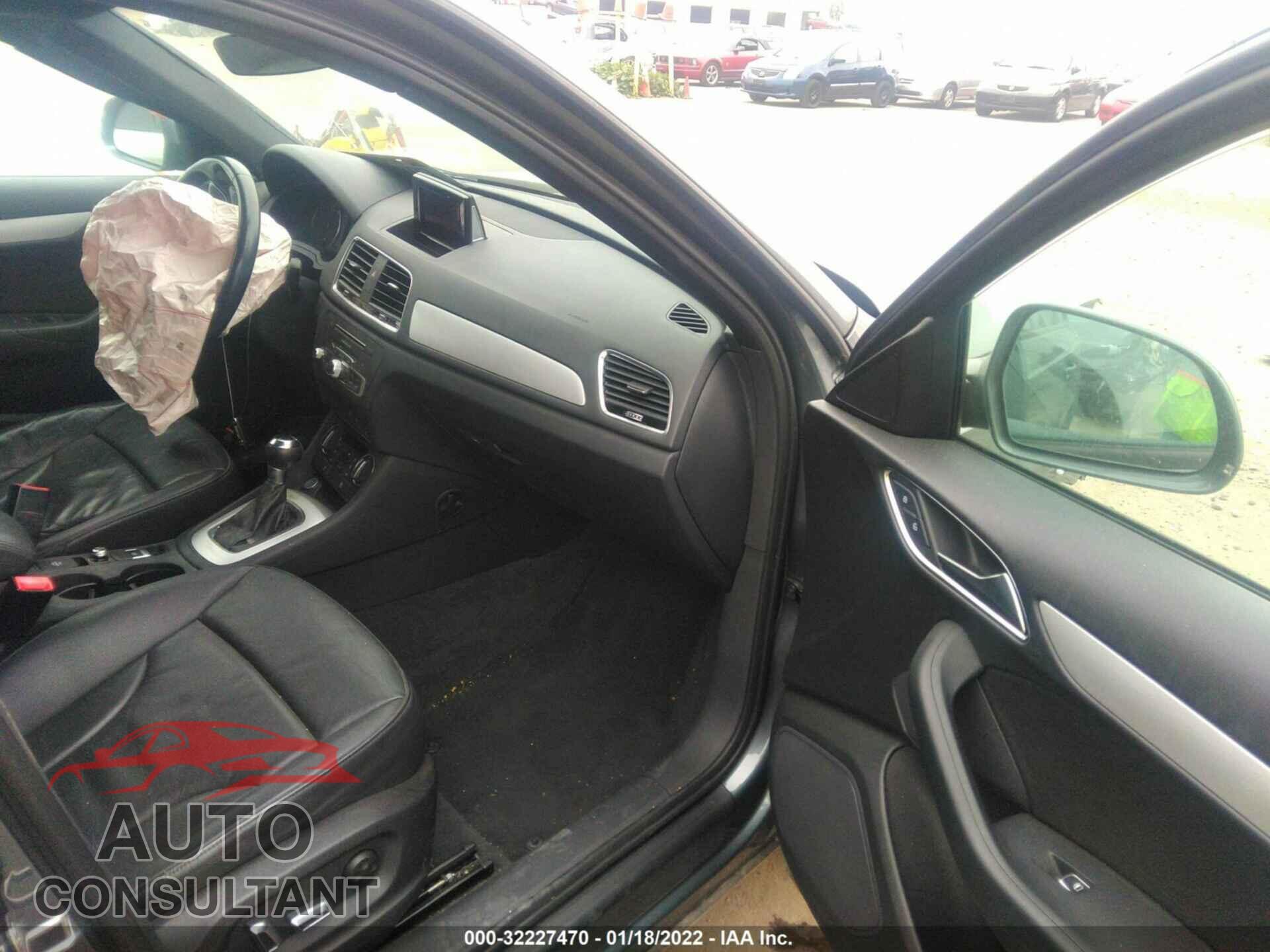 AUDI Q3 2017 - WA1BCCFS9HR010800