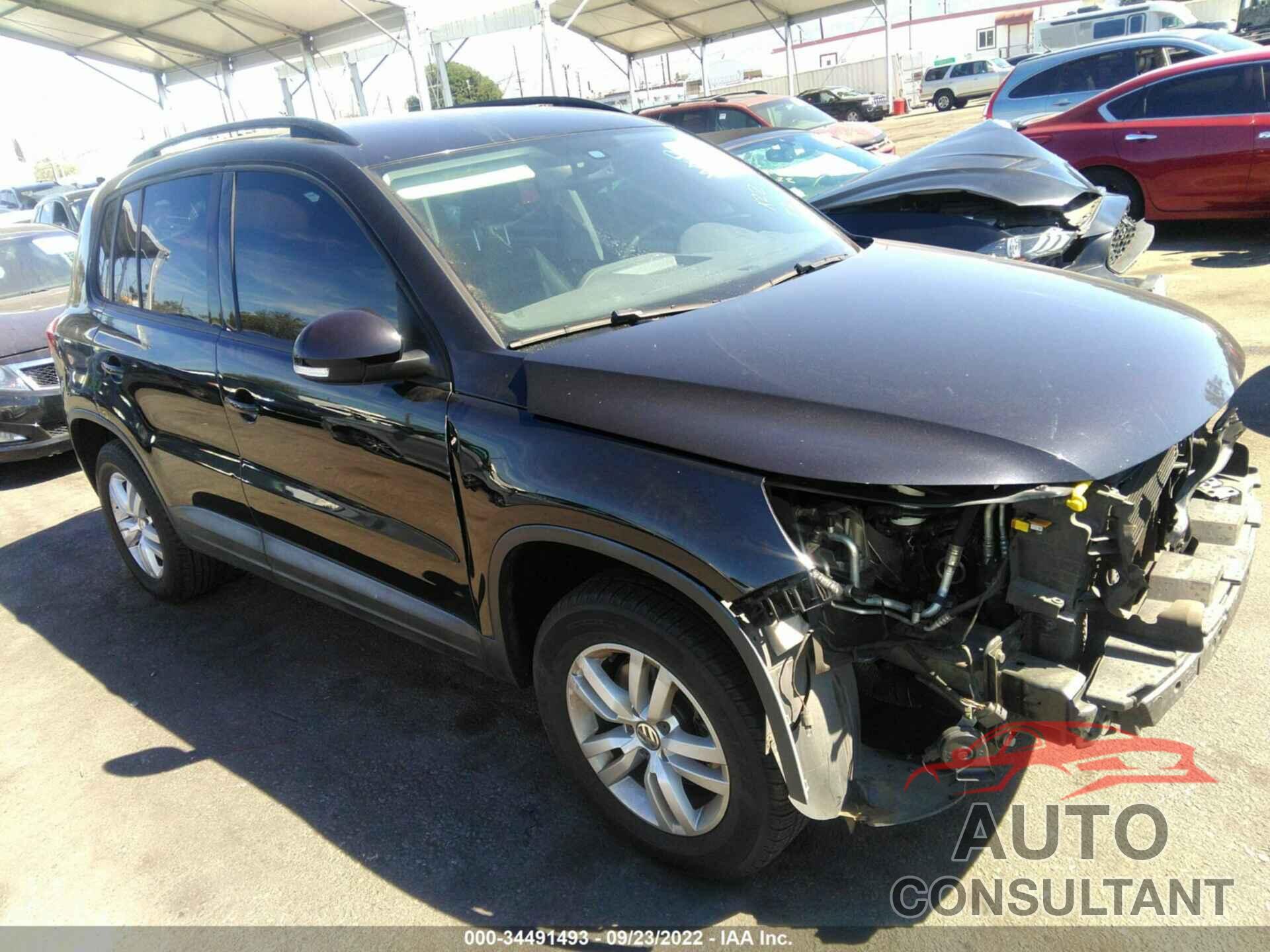 VOLKSWAGEN TIGUAN 2017 - WVGAV7AX1HW509996