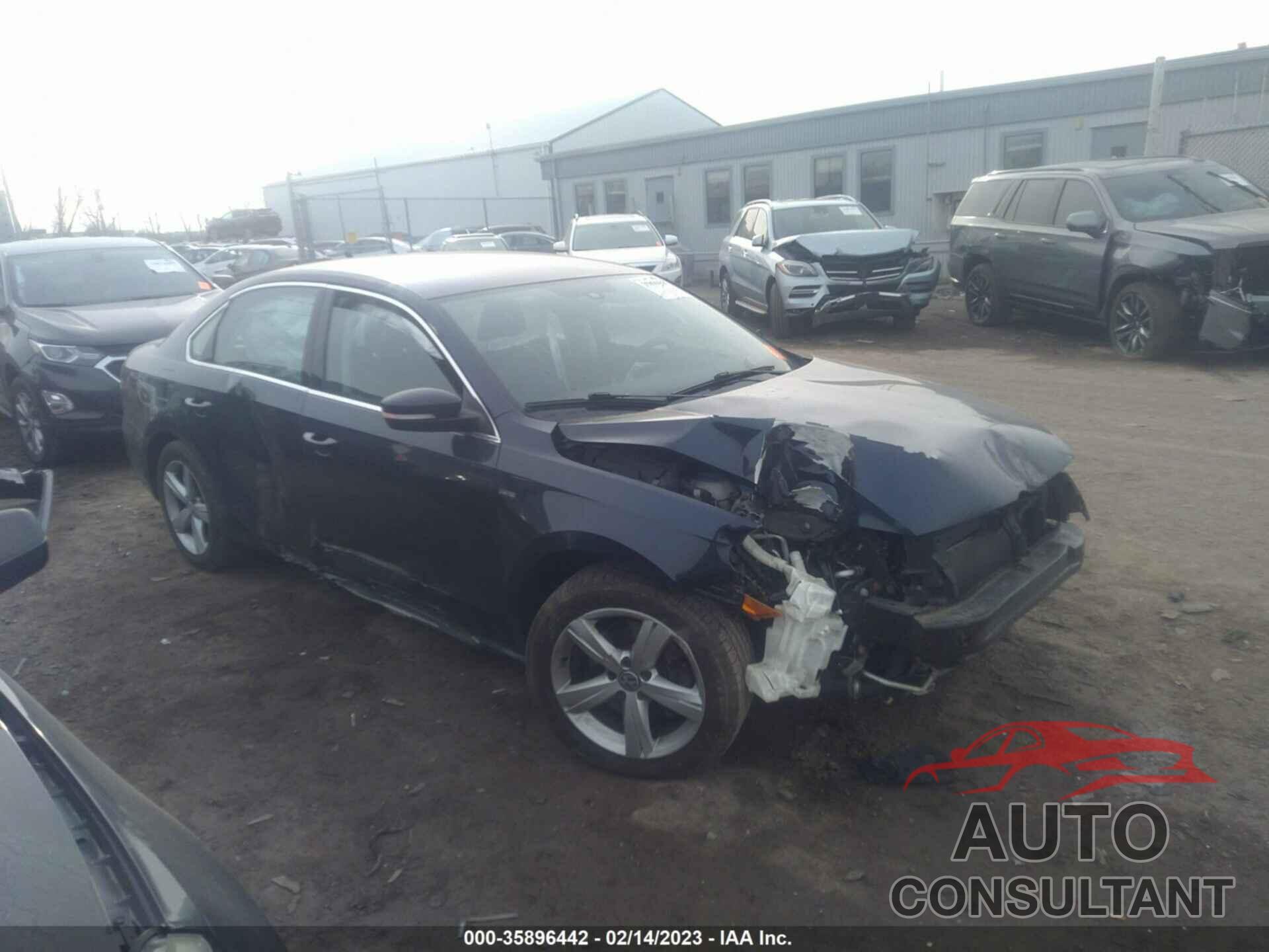 VOLKSWAGEN PASSAT 2015 - 1VWAT7A31FC111142