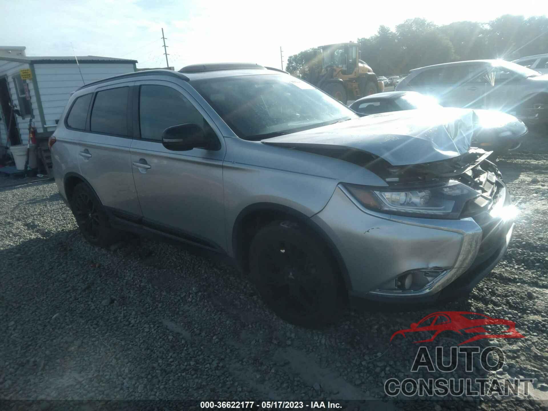 MITSUBISHI OUTLANDER 2018 - JA4AD3A37JZ045804