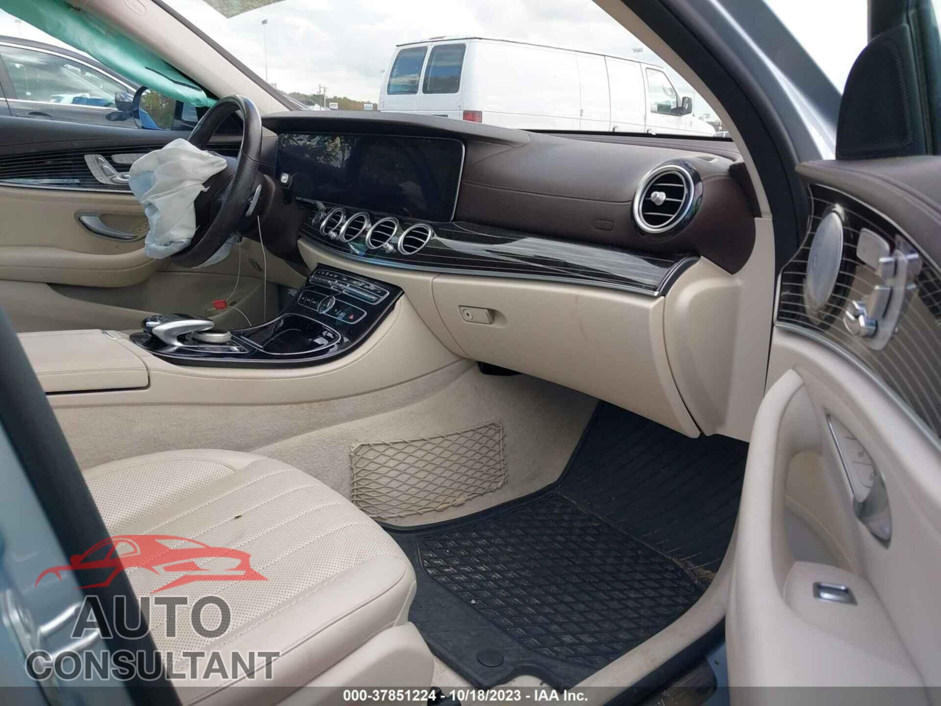 MERCEDES-BENZ E 300 2017 - WDDZF4KB2HA106604