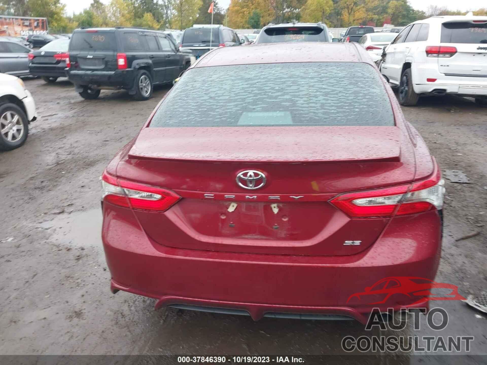 TOYOTA CAMRY 2018 - 4T1B11HK5JU663944