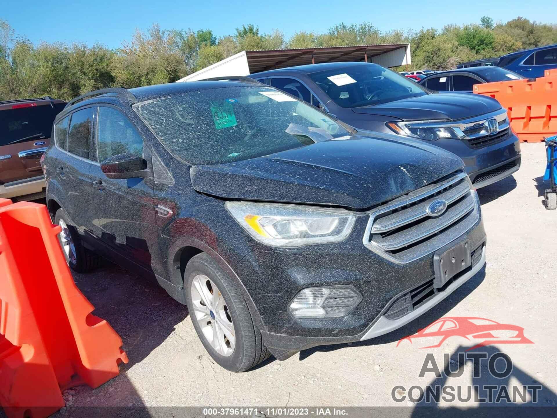 FORD ESCAPE 2017 - 1FMCU0GD7HUC98847