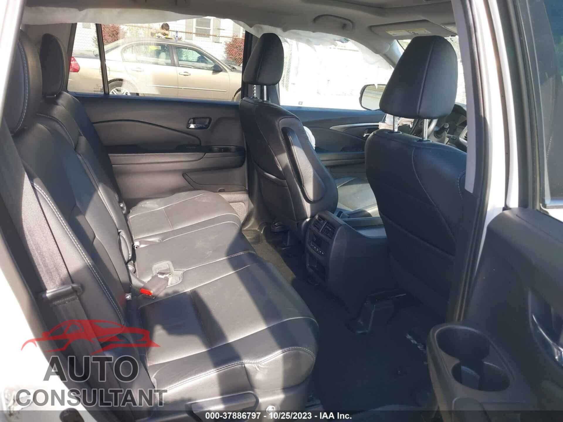 HONDA PILOT 2017 - 5FNYF6H71HB070223