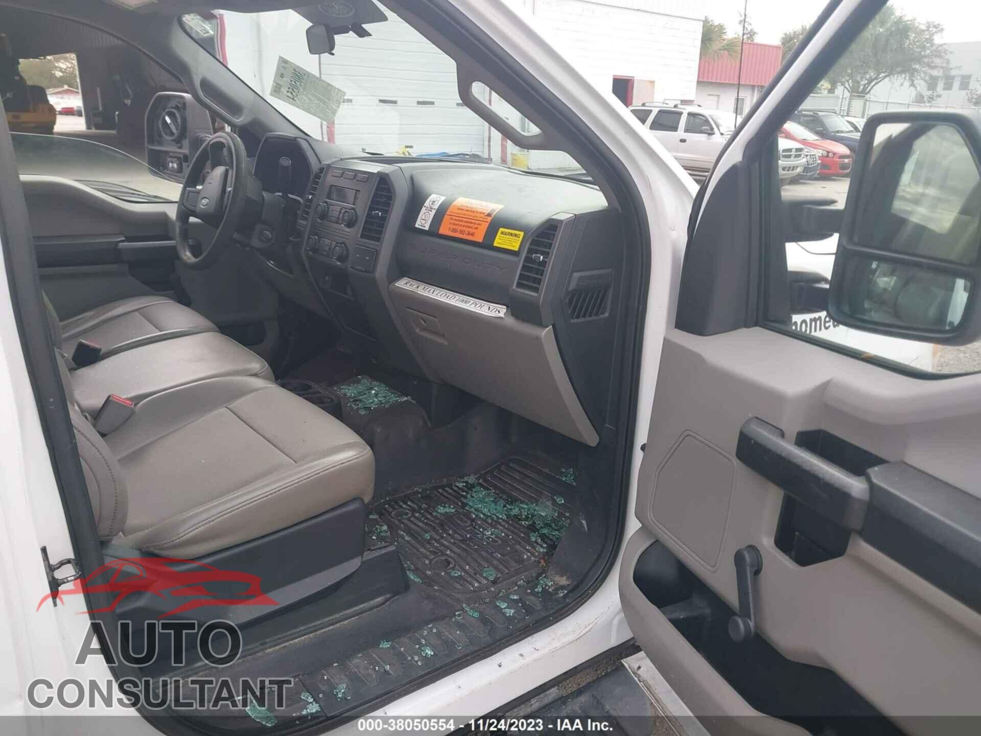 FORD F-250 2017 - 1FDBF2A67HEC81827
