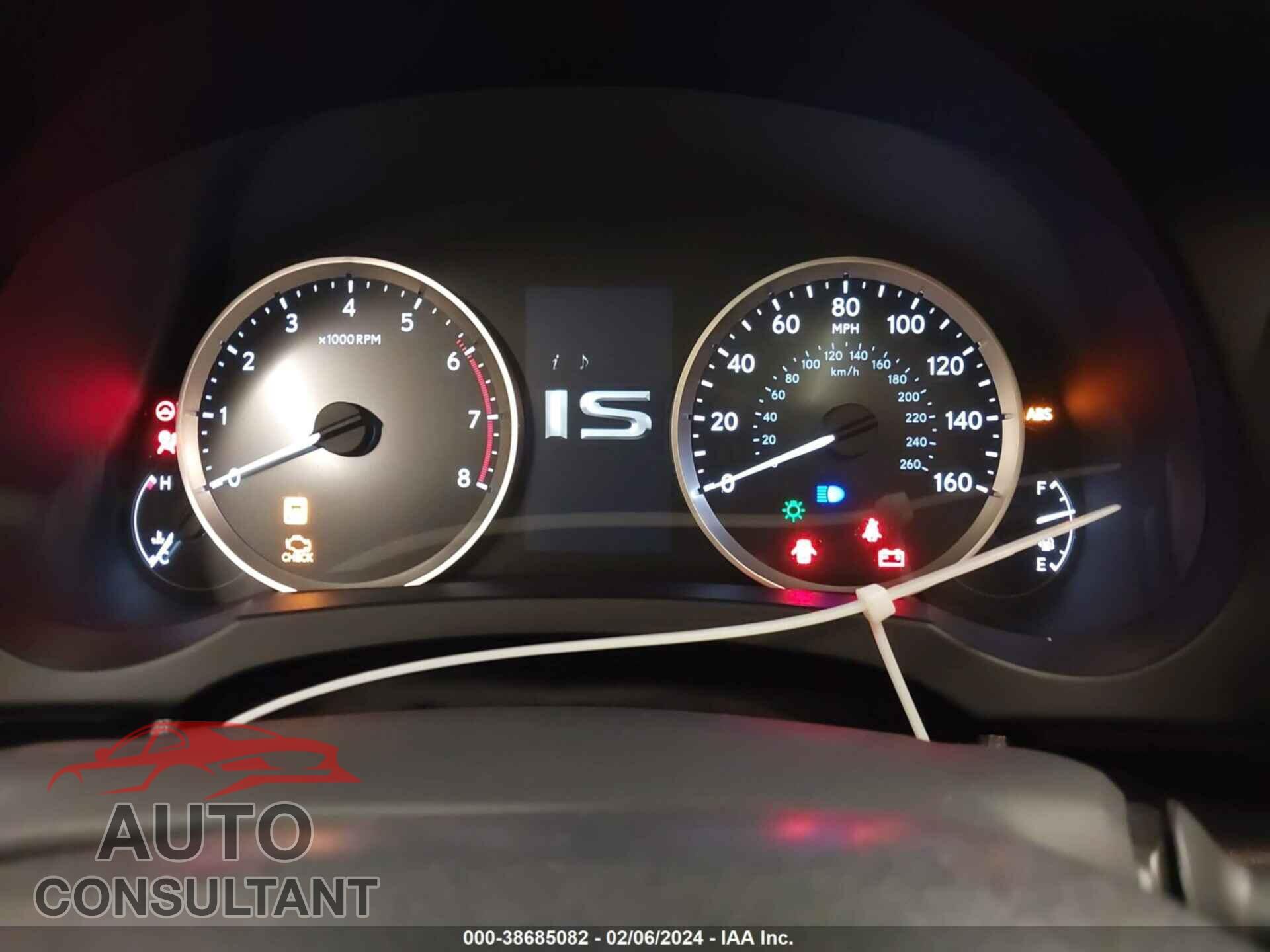 LEXUS IS 2016 - JTHBA1D28G5011508