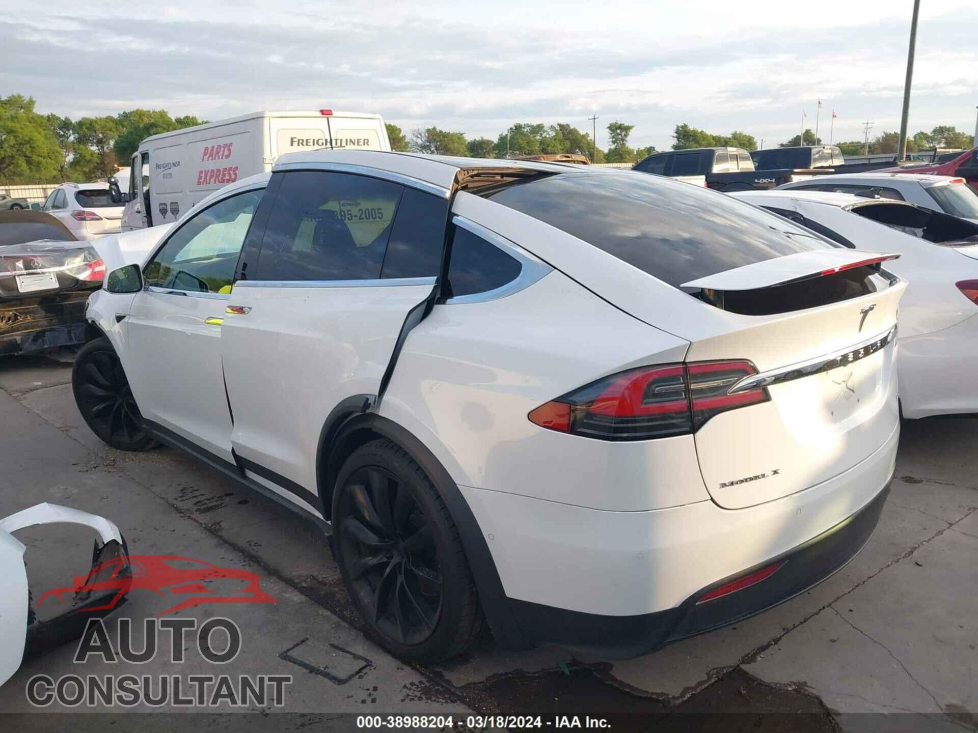 TESLA MODEL X 2018 - 5YJXCBE29JF104419