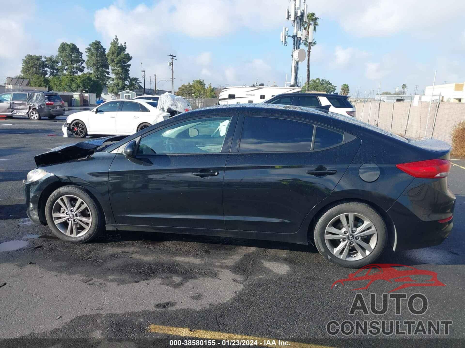 HYUNDAI ELANTRA 2018 - 5NPD84LF8JH392439