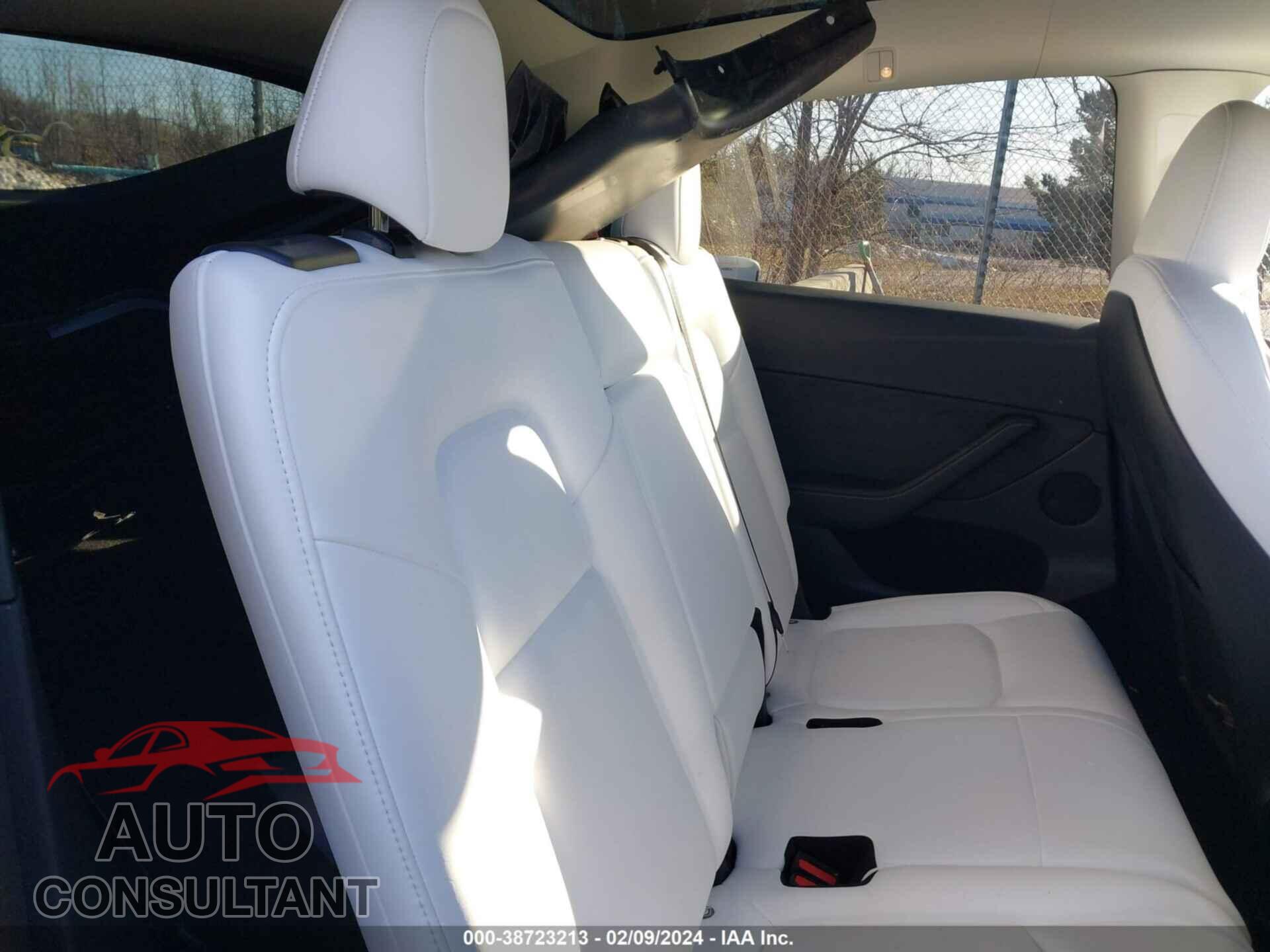 TESLA MODEL Y 2023 - 7SAYGAEE2PF886331