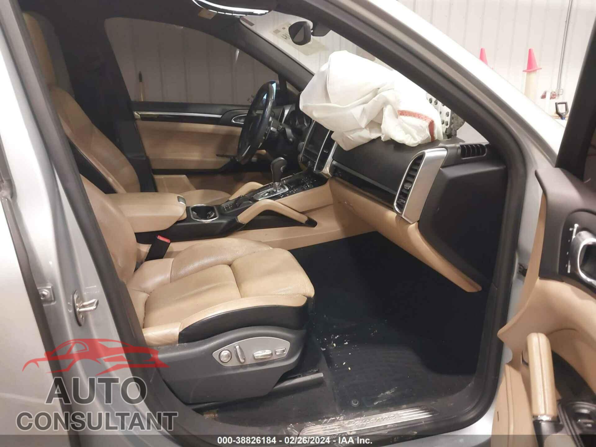 PORSCHE CAYENNE 2016 - WP1AA2A23GLA10994