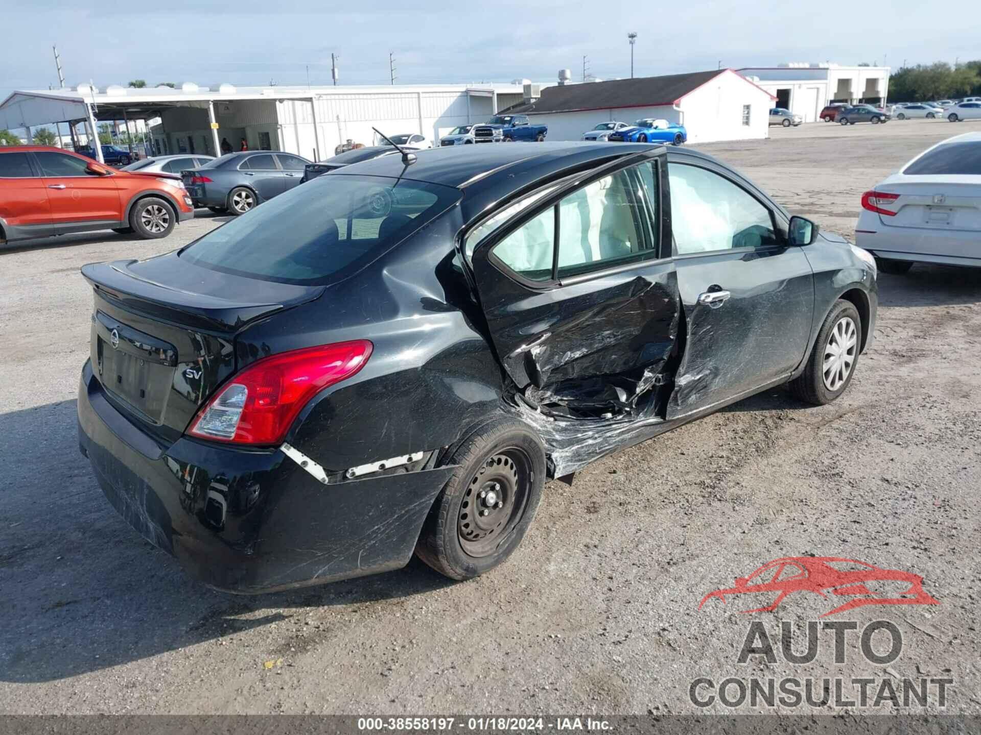 NISSAN VERSA 2018 - 3N1CN7AP0JL826194