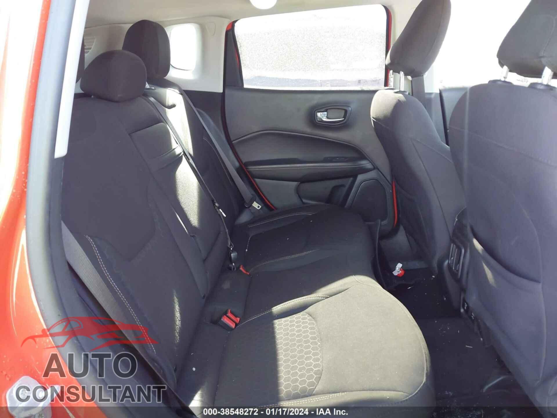 JEEP COMPASS 2019 - 3C4NJCAB5KT851012