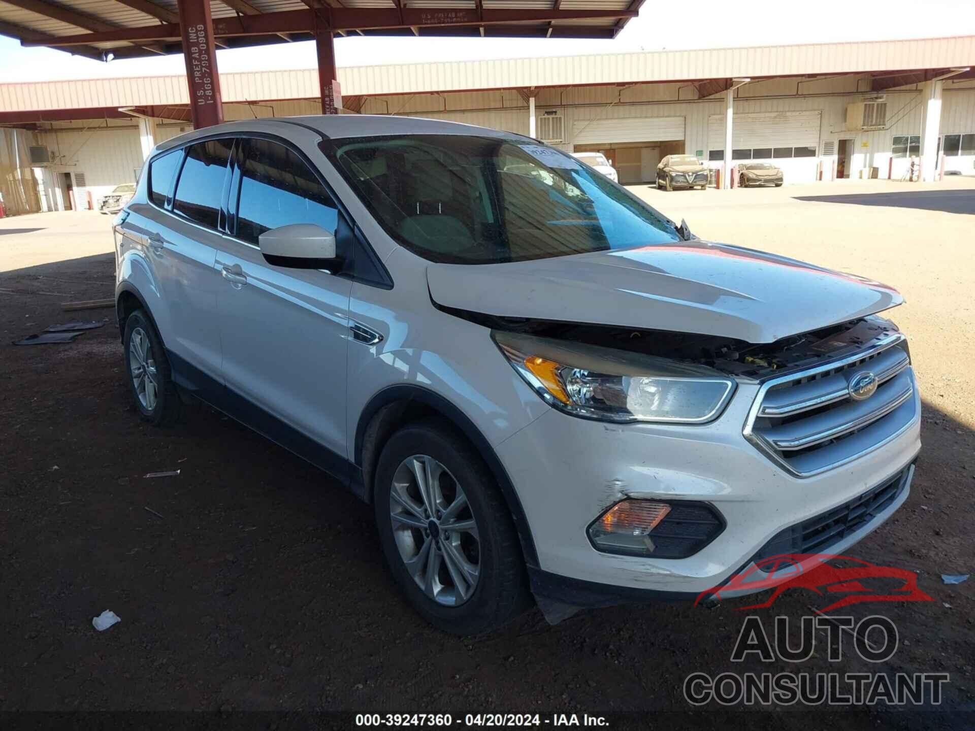 FORD ESCAPE 2017 - 1FMCU0GD5HUB53483