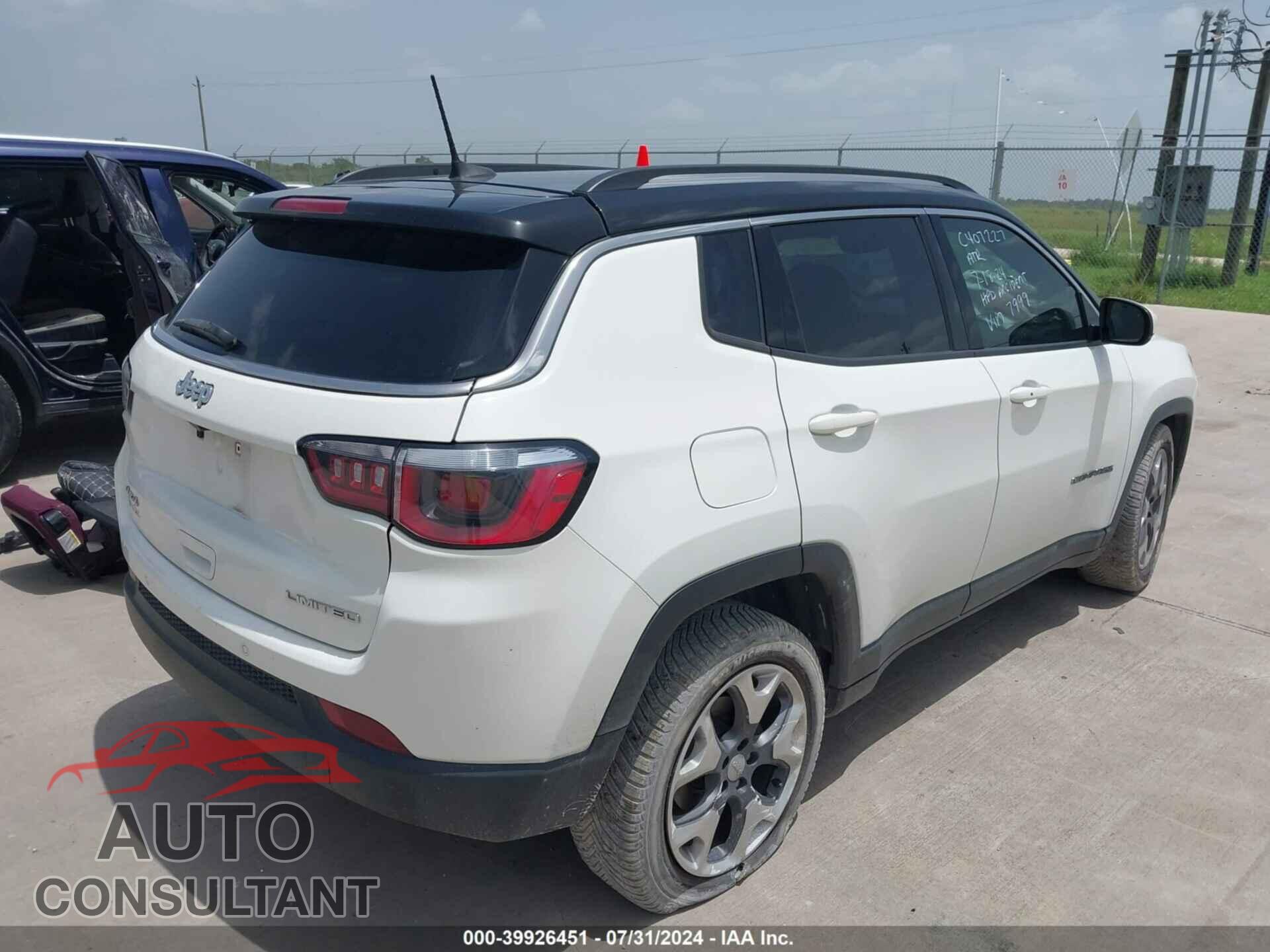 JEEP COMPASS 2018 - 3C4NJDCB2JT137999