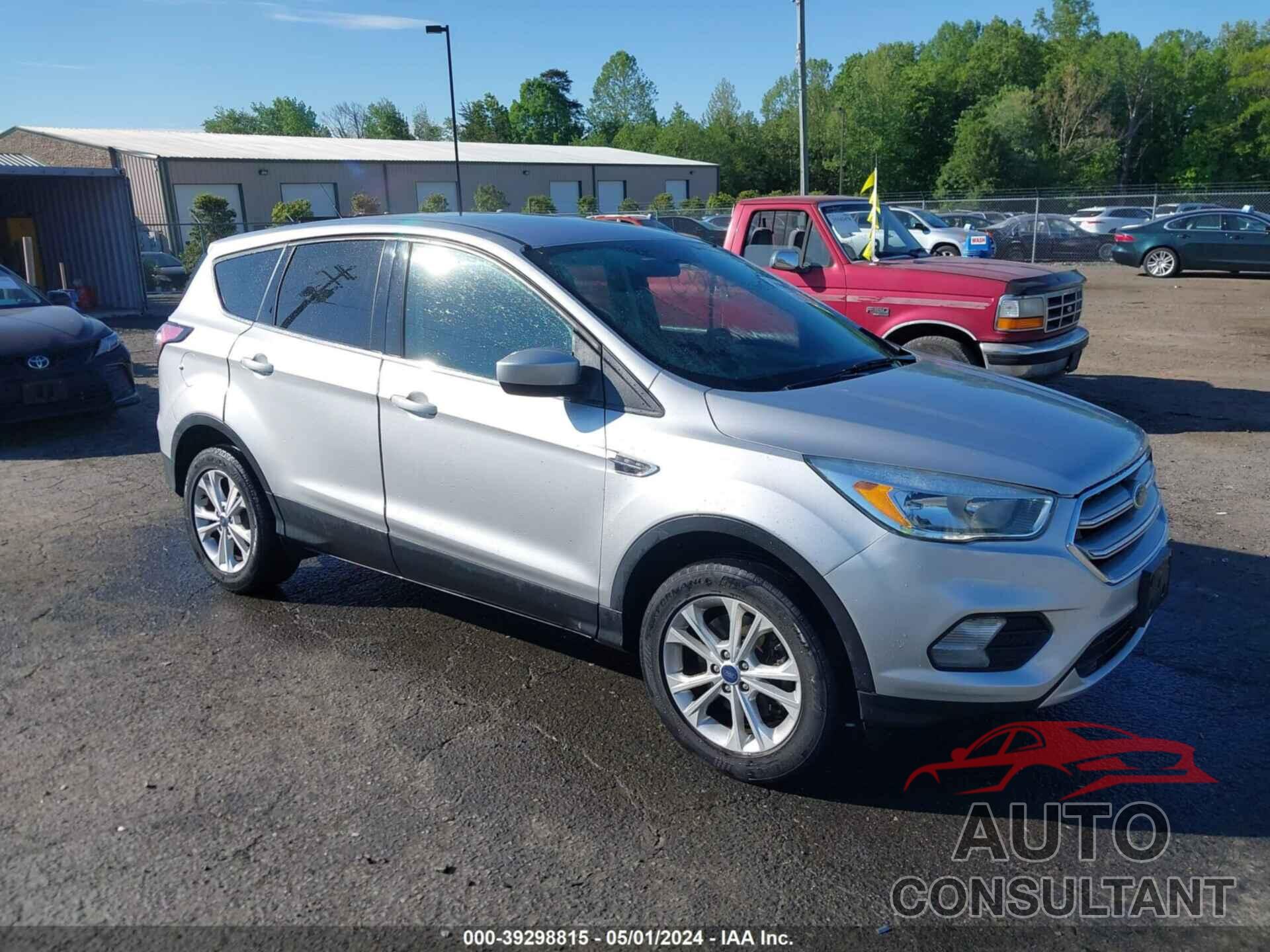 FORD ESCAPE 2017 - 1FMCU9GDXHUD02801