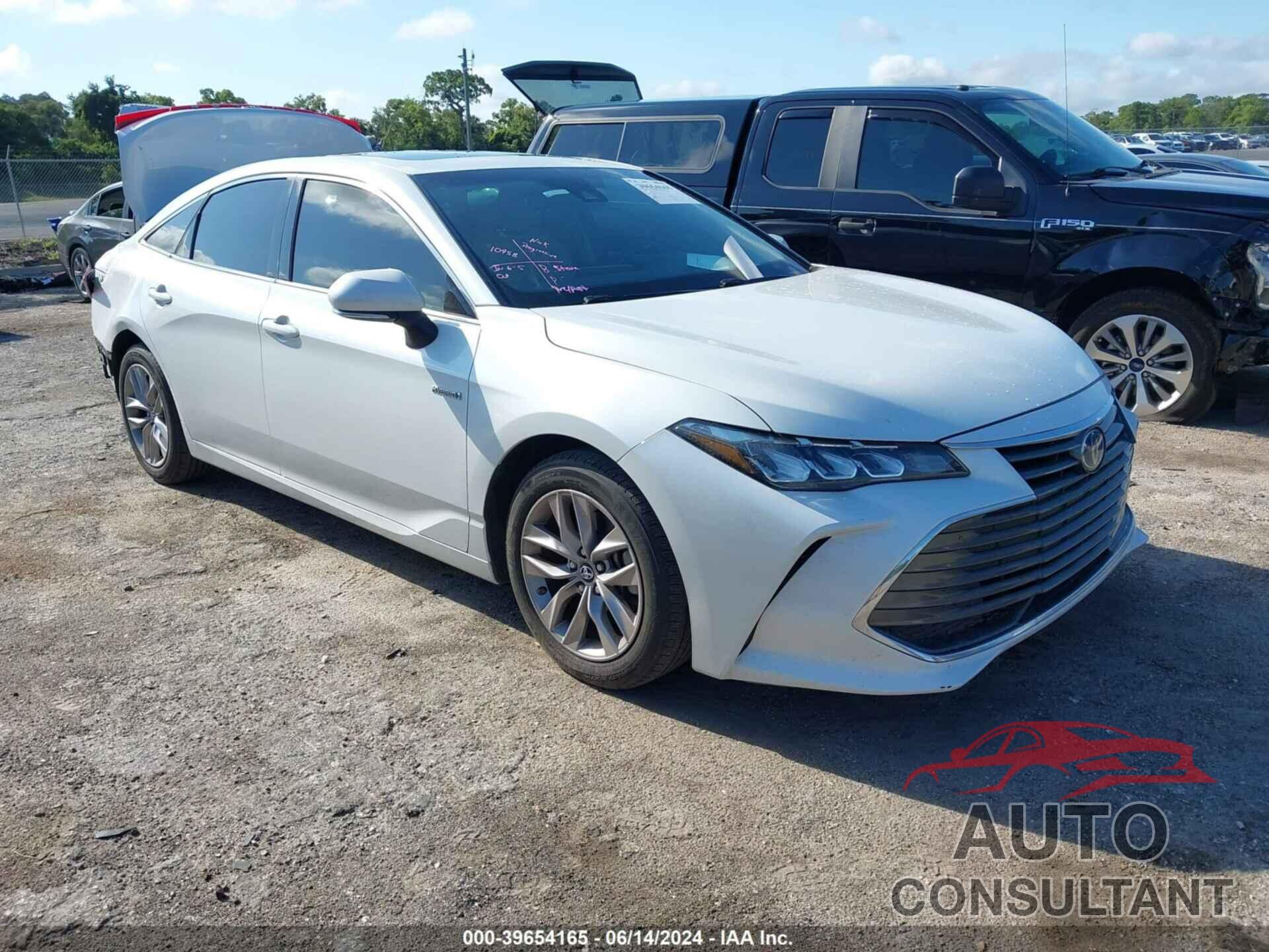 TOYOTA AVALON HYBRID 2019 - 4T1B21FB9KU002029