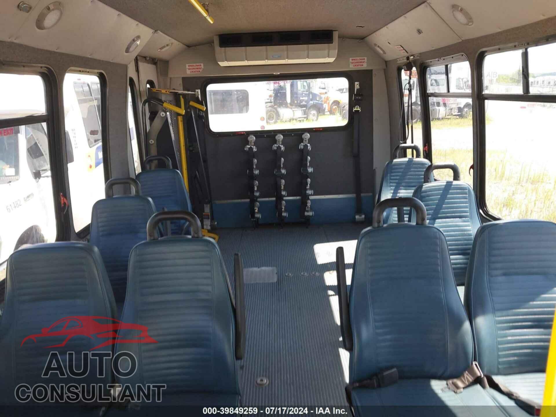 FORD E-450 CUTAWAY 2017 - 1FDFE4FS5HDC36445