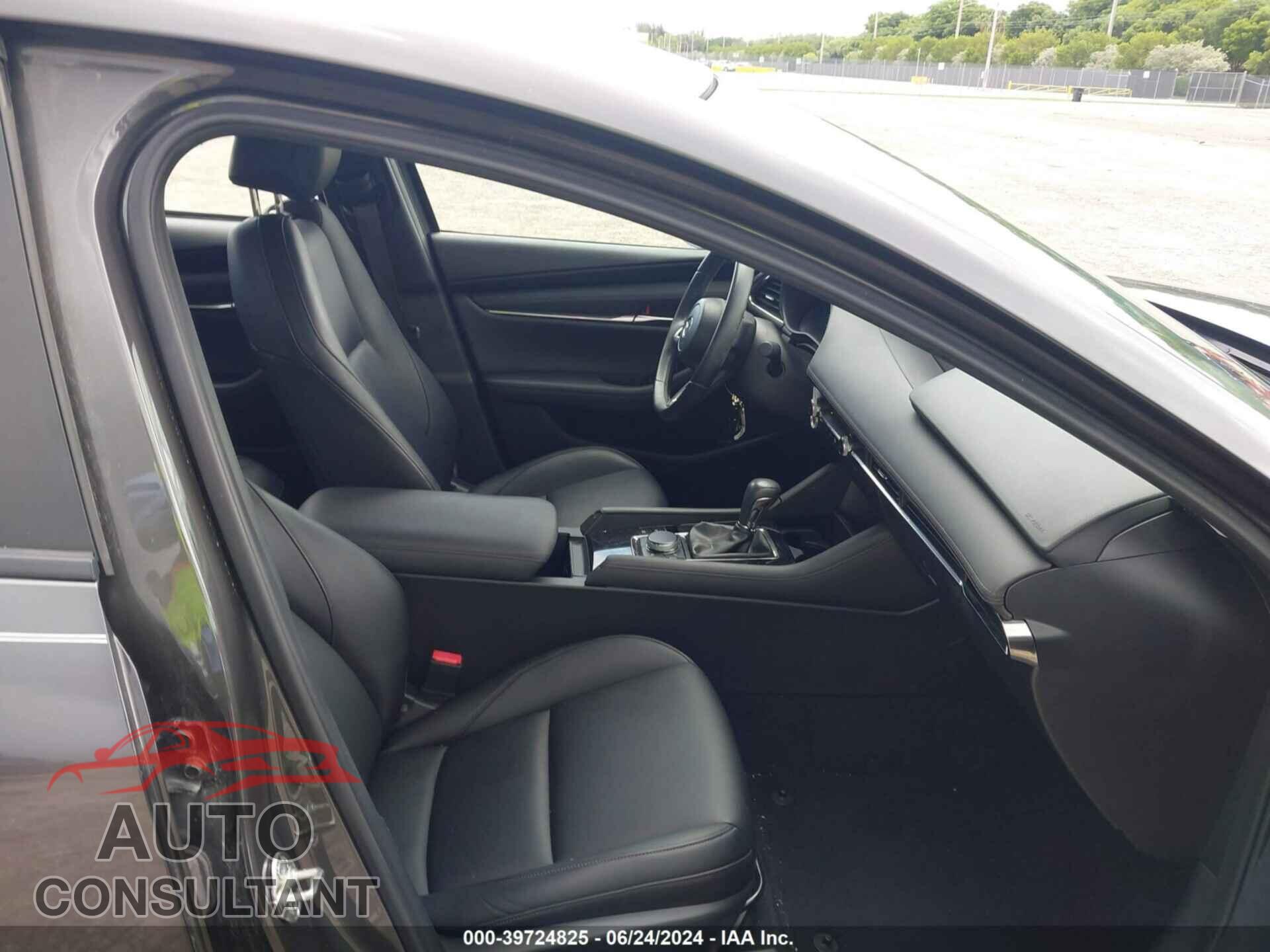 MAZDA MAZDA3 2019 - JM1BPACL8K1107665