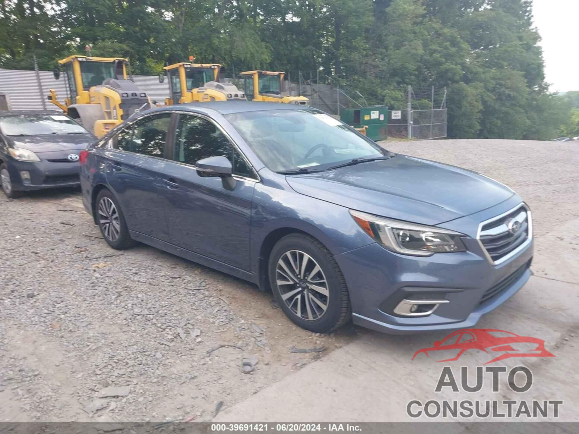 SUBARU LEGACY 2018 - 4S3BNAF60J3040266