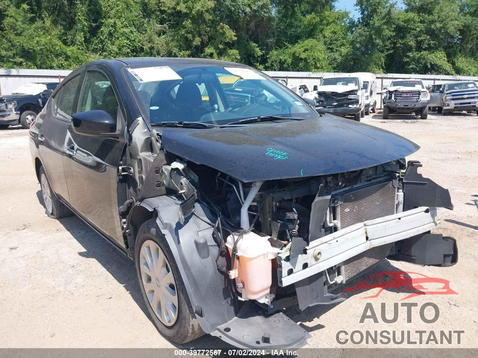 NISSAN VERSA 2019 - 3N1CN7AP3KL843105