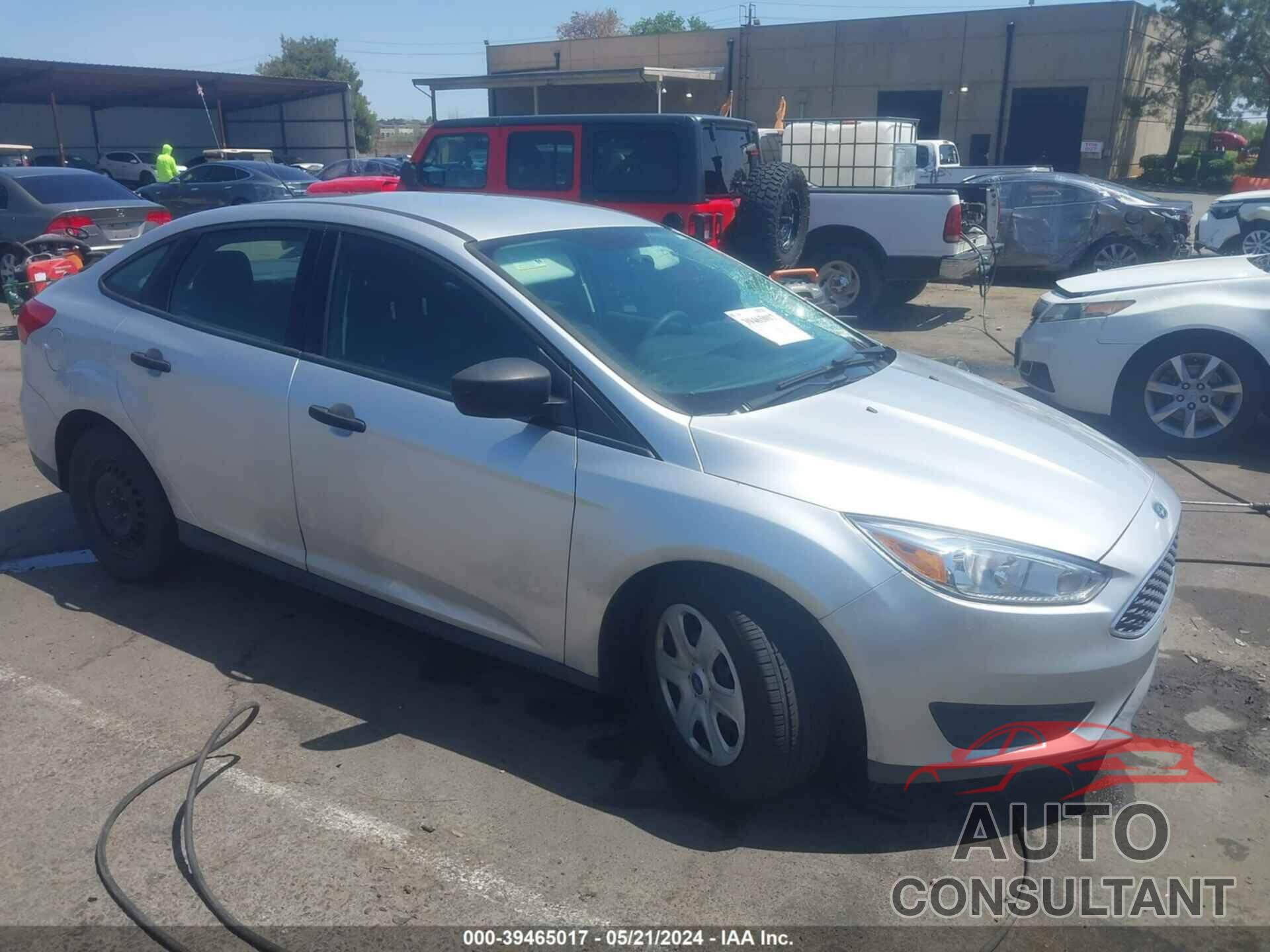 FORD FOCUS 2018 - 1FADP3E27JL313528