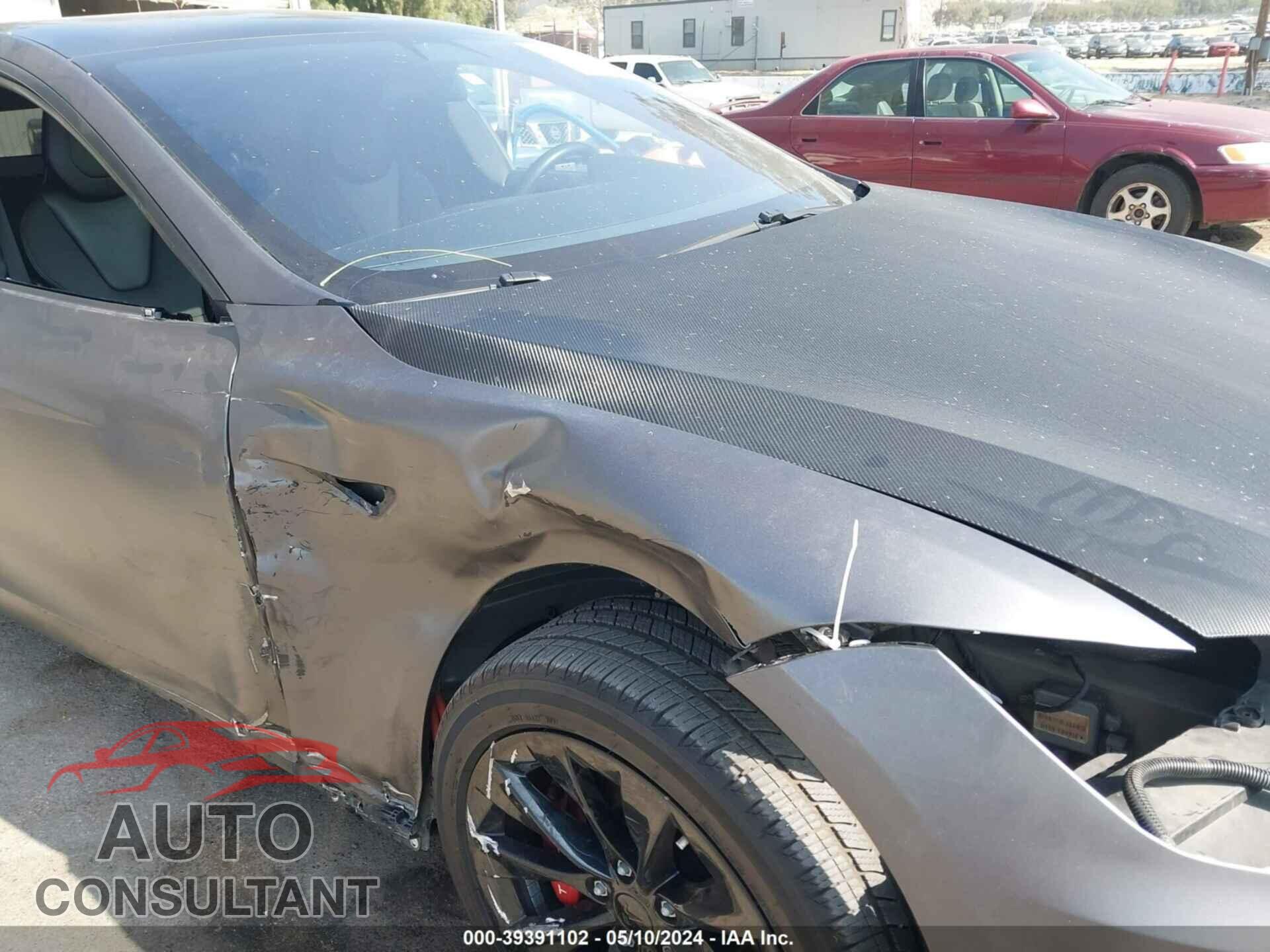 TESLA MODEL S 2019 - 5YJSA1E28KF299781