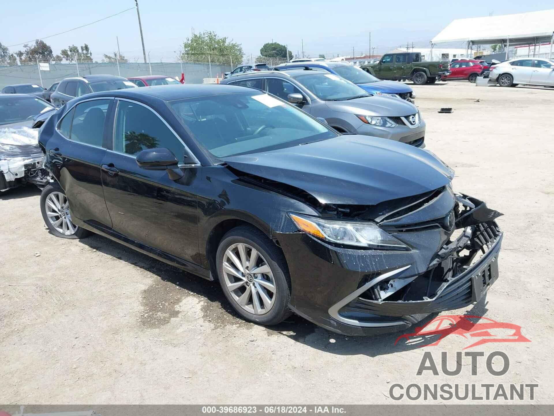 TOYOTA CAMRY 2021 - 4T1C11AK6MU546389