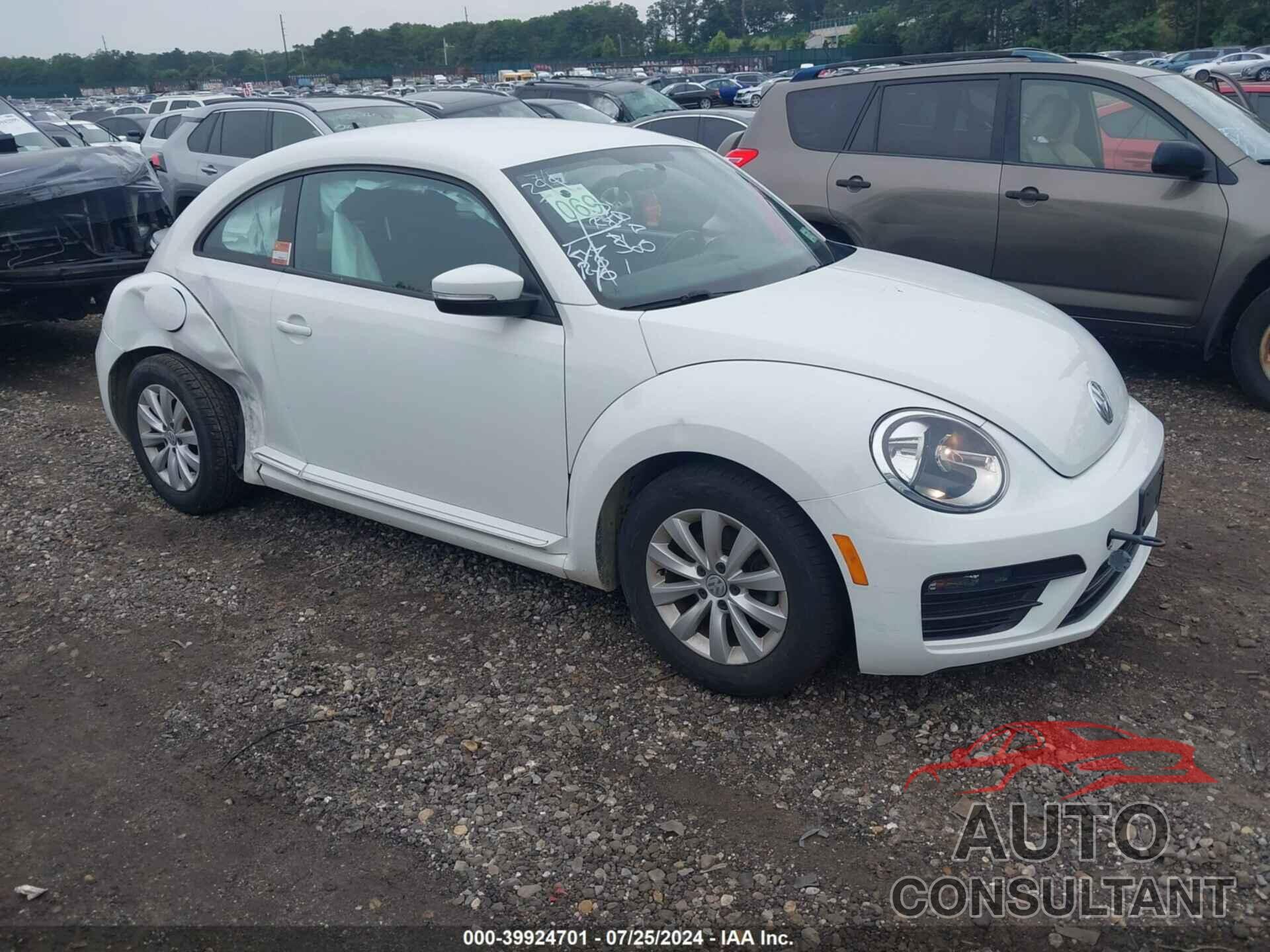 VOLKSWAGEN BEETLE 2019 - 3VWFD7AT9KM710382