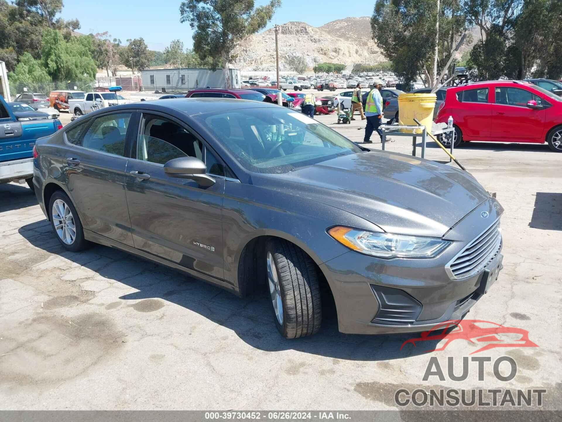 FORD FUSION HYBRID 2019 - 3FA6P0LU0KR135220