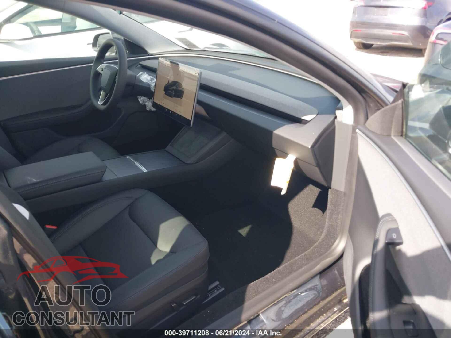 TESLA MODEL 3 2024 - 5YJ3E1EA5RF751289
