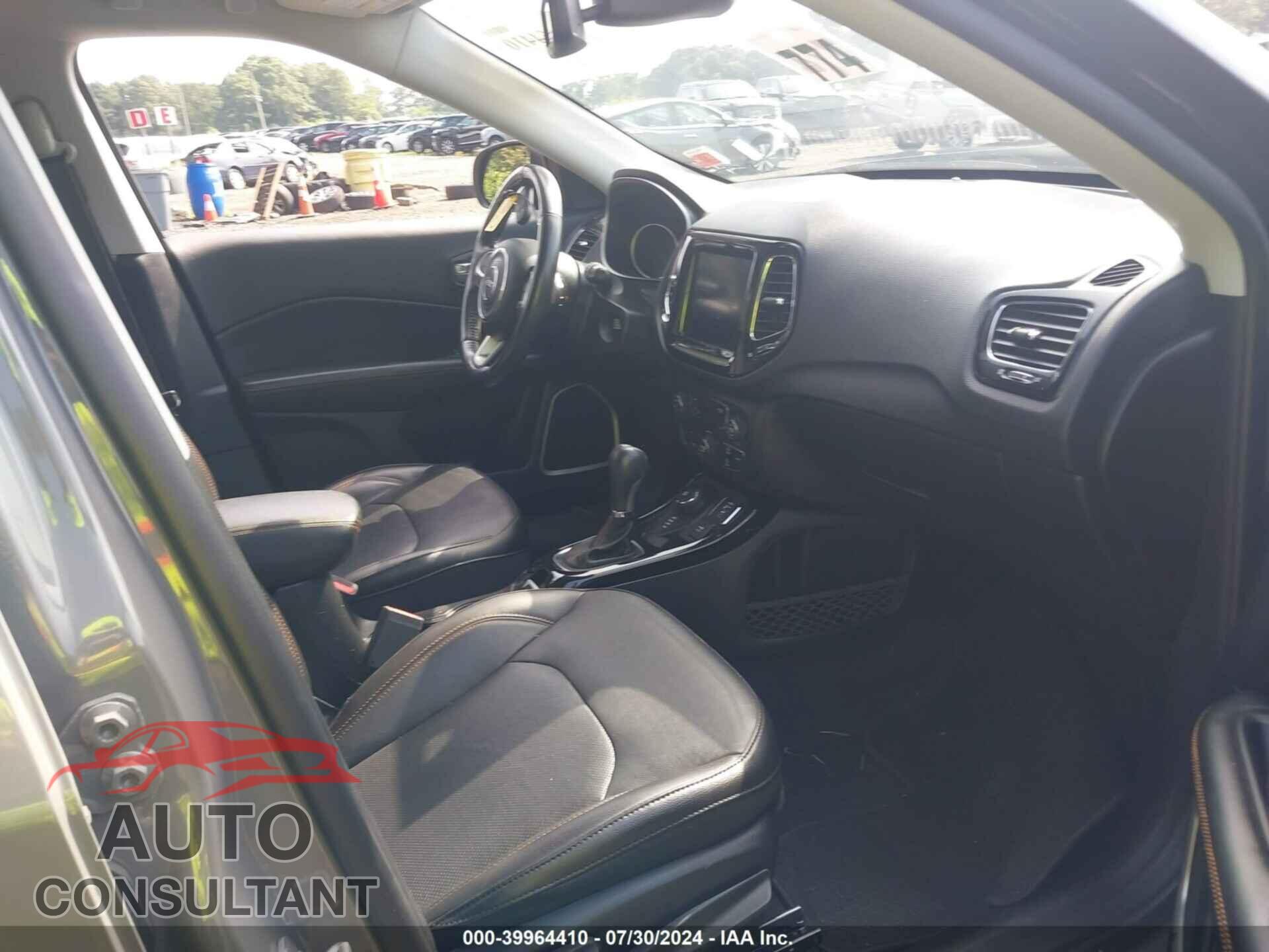 JEEP COMPASS 2019 - 3C4NJDCB4KT842028