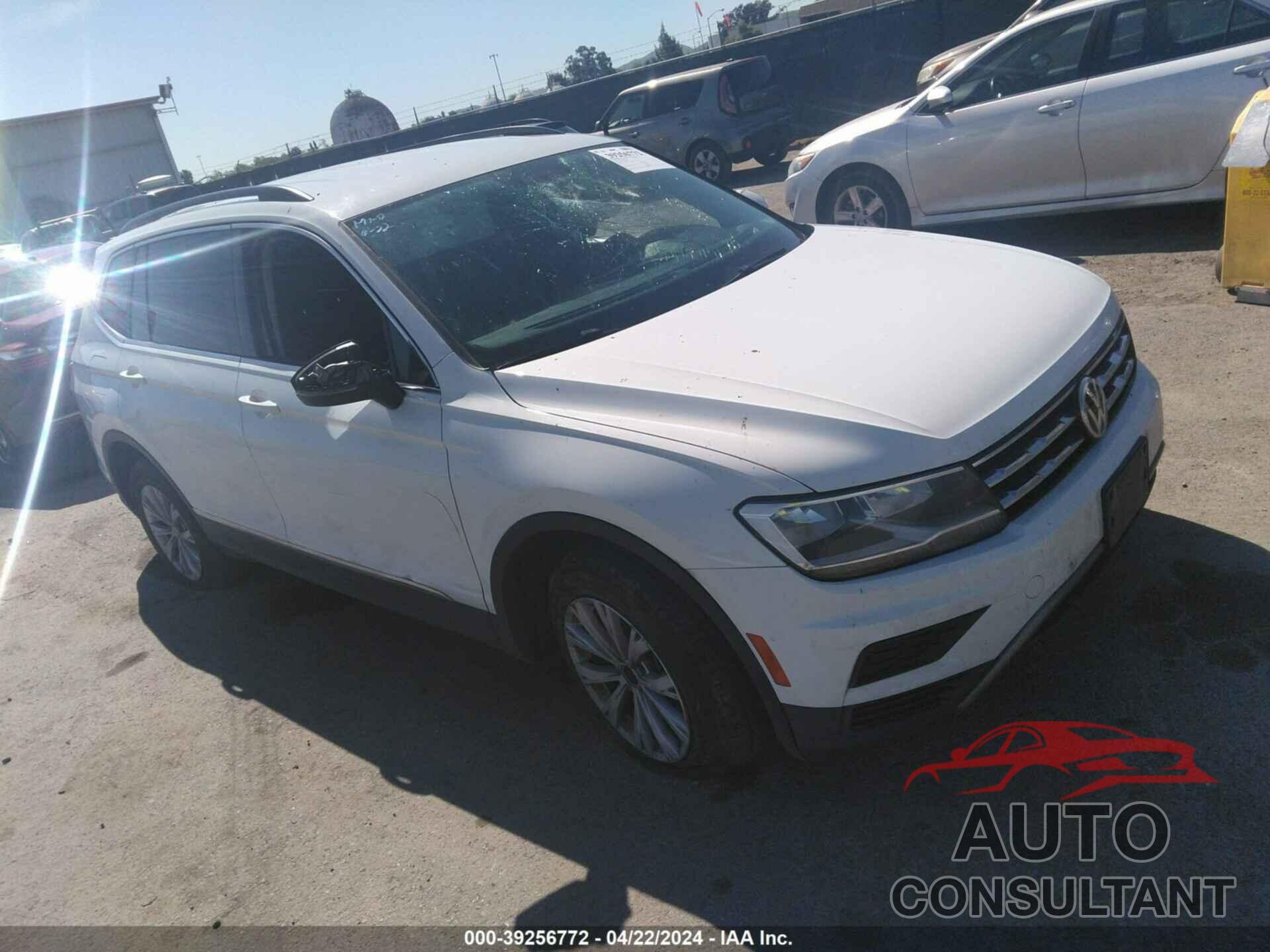 VOLKSWAGEN TIGUAN 2018 - 3VV3B7AX0JM133899