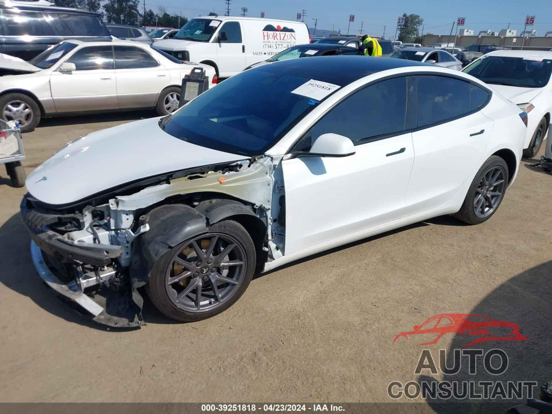 TESLA MODEL 3 2021 - 5YJ3E1EB0MF074492