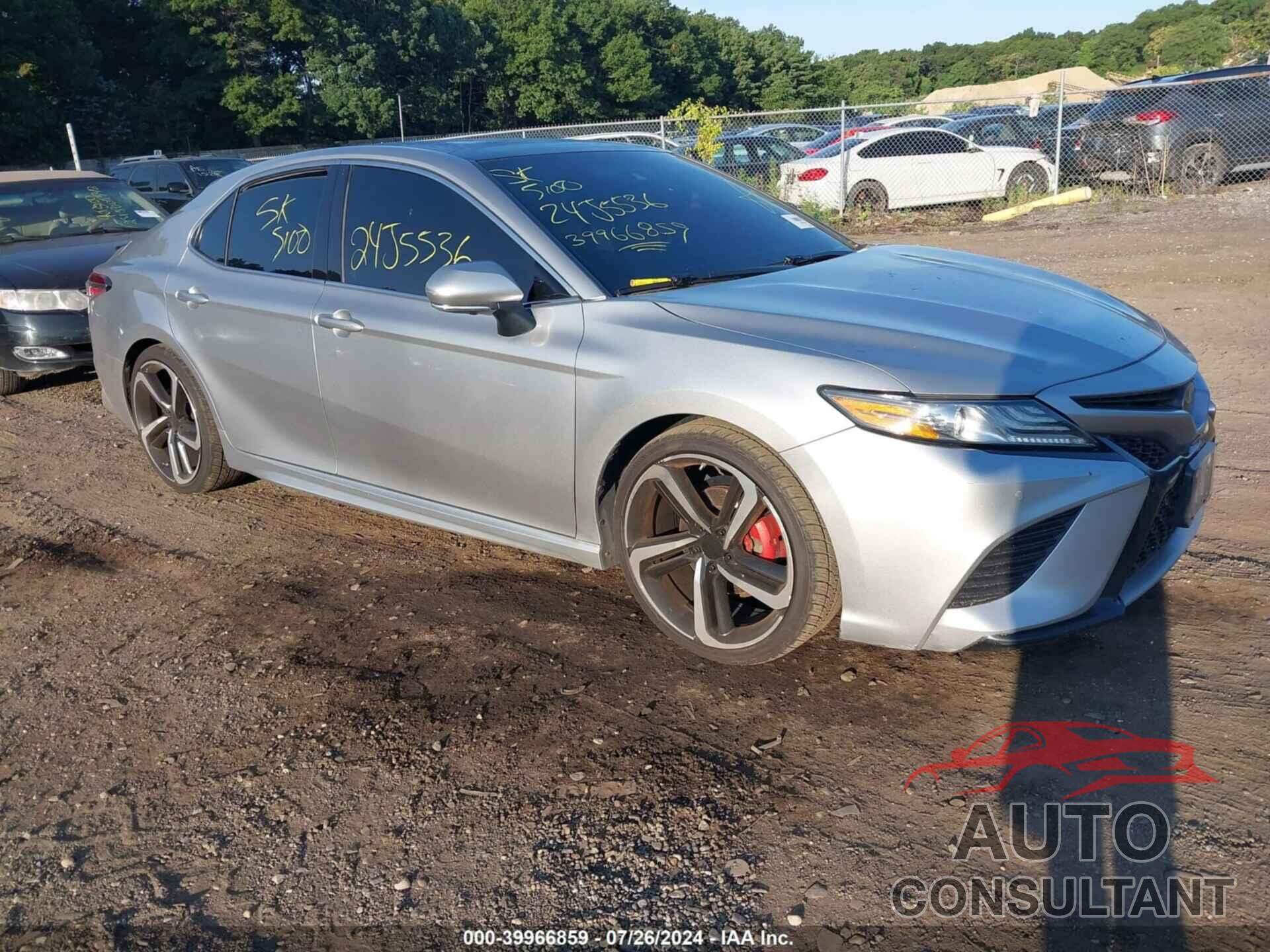 TOYOTA CAMRY 2018 - 4T1B61HK4JU092092