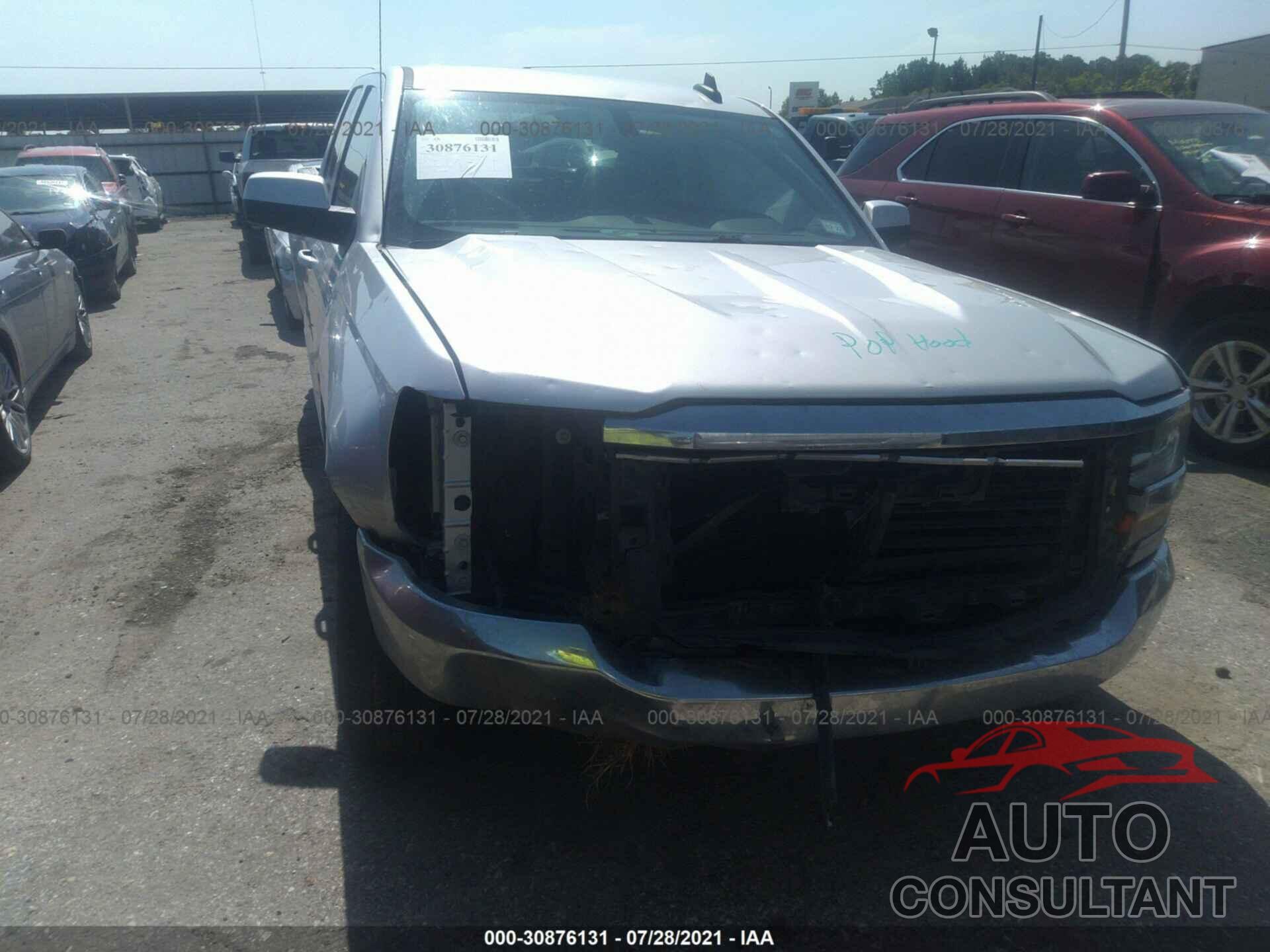 CHEVROLET SILVERADO 1500 2018 - 1GCRCREC3JZ172364