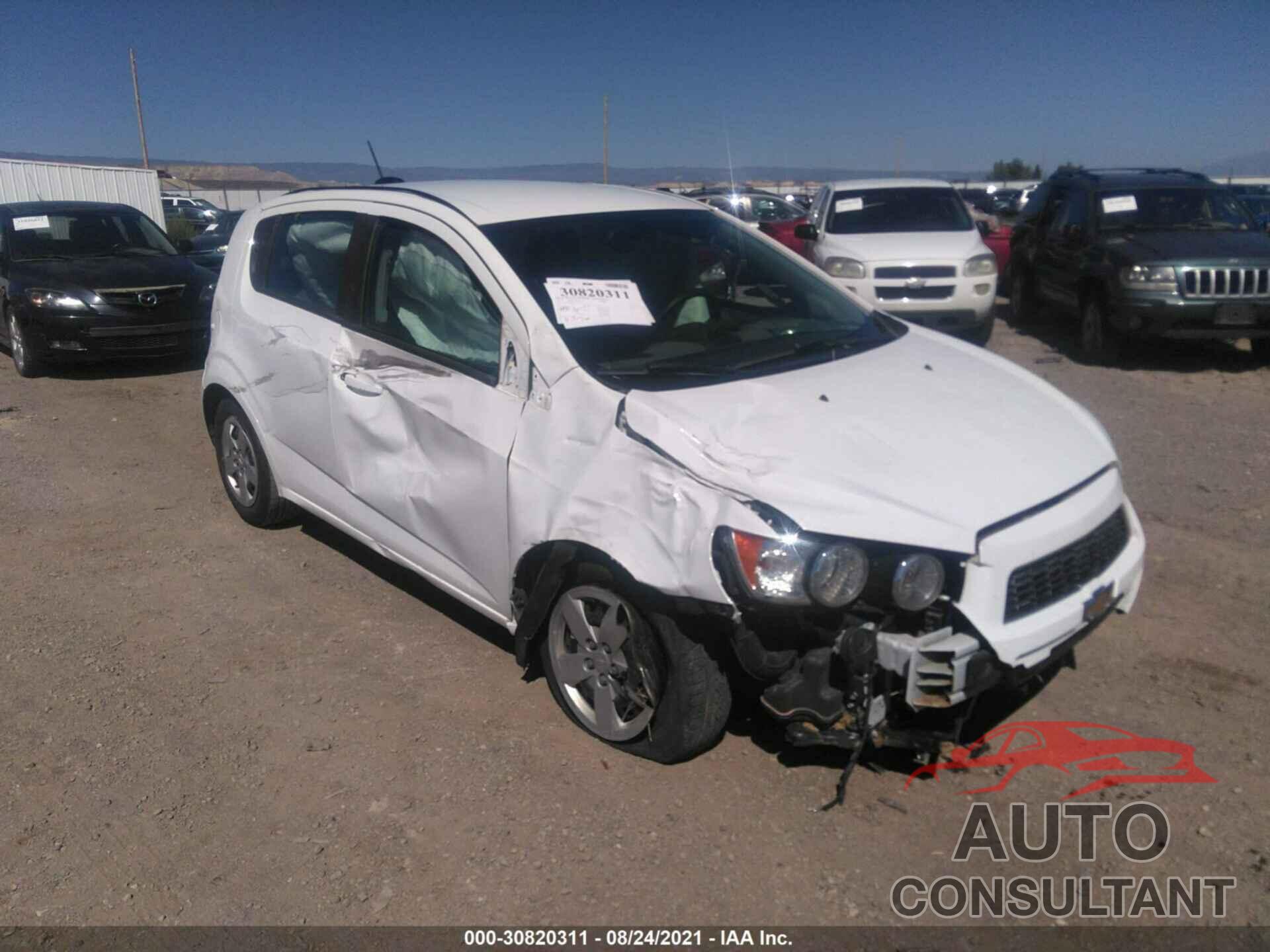 CHEVROLET SONIC 2016 - 1G1JA6SH8G4163563
