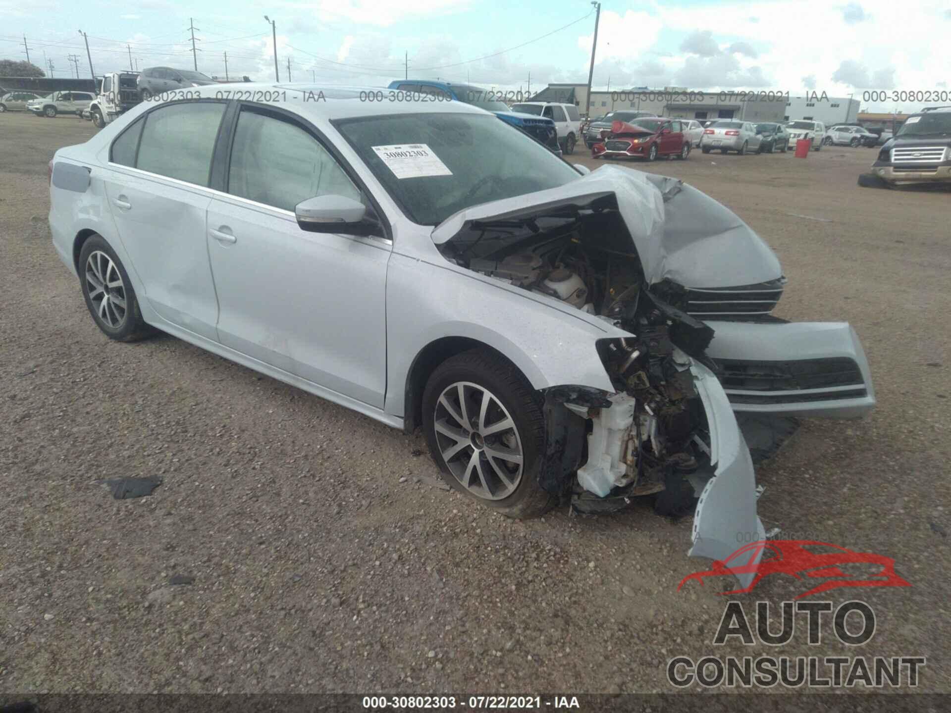VOLKSWAGEN JETTA 2018 - 3VWDB7AJ5JM229314
