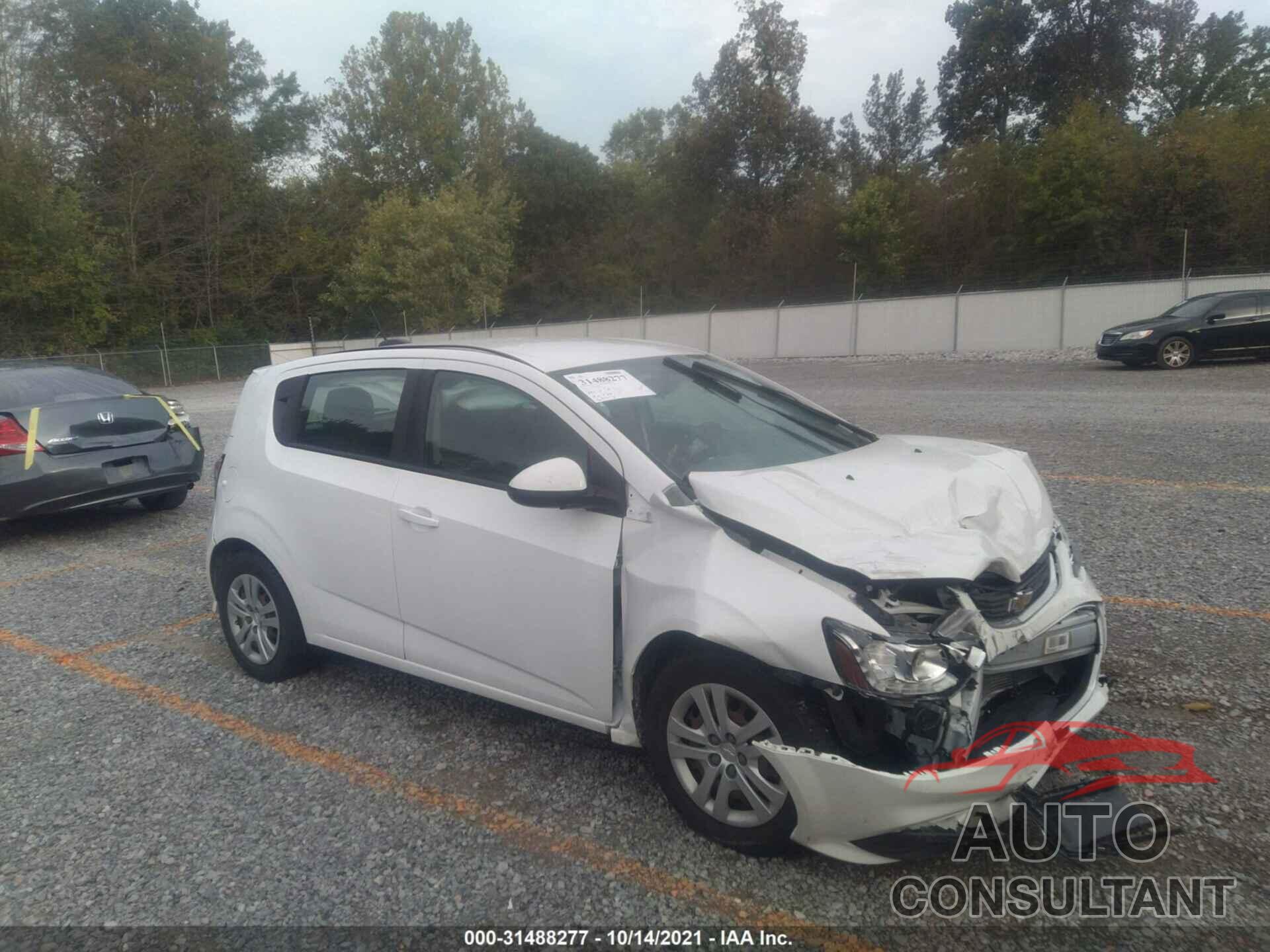 CHEVROLET SONIC 2017 - 1G1JG6SH1H4176767