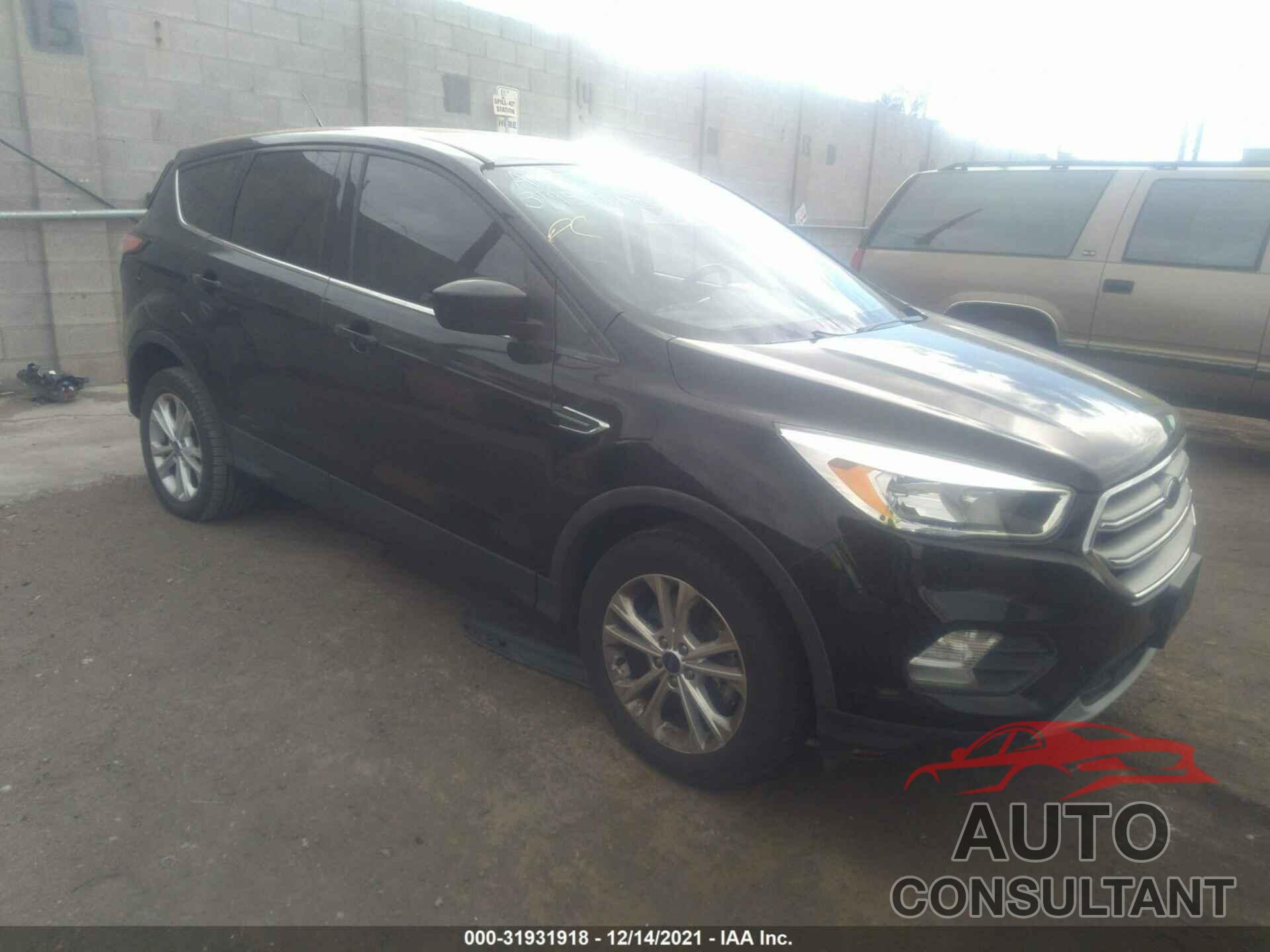 FORD ESCAPE 2017 - 1FMCU9GD3HUE49011