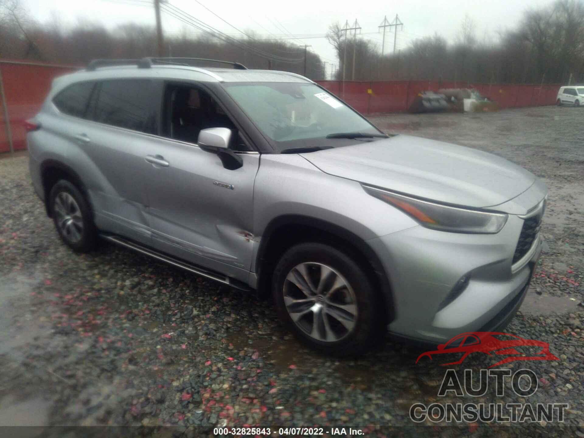 TOYOTA HIGHLANDER 2021 - 5TDGBRCH2MS520105