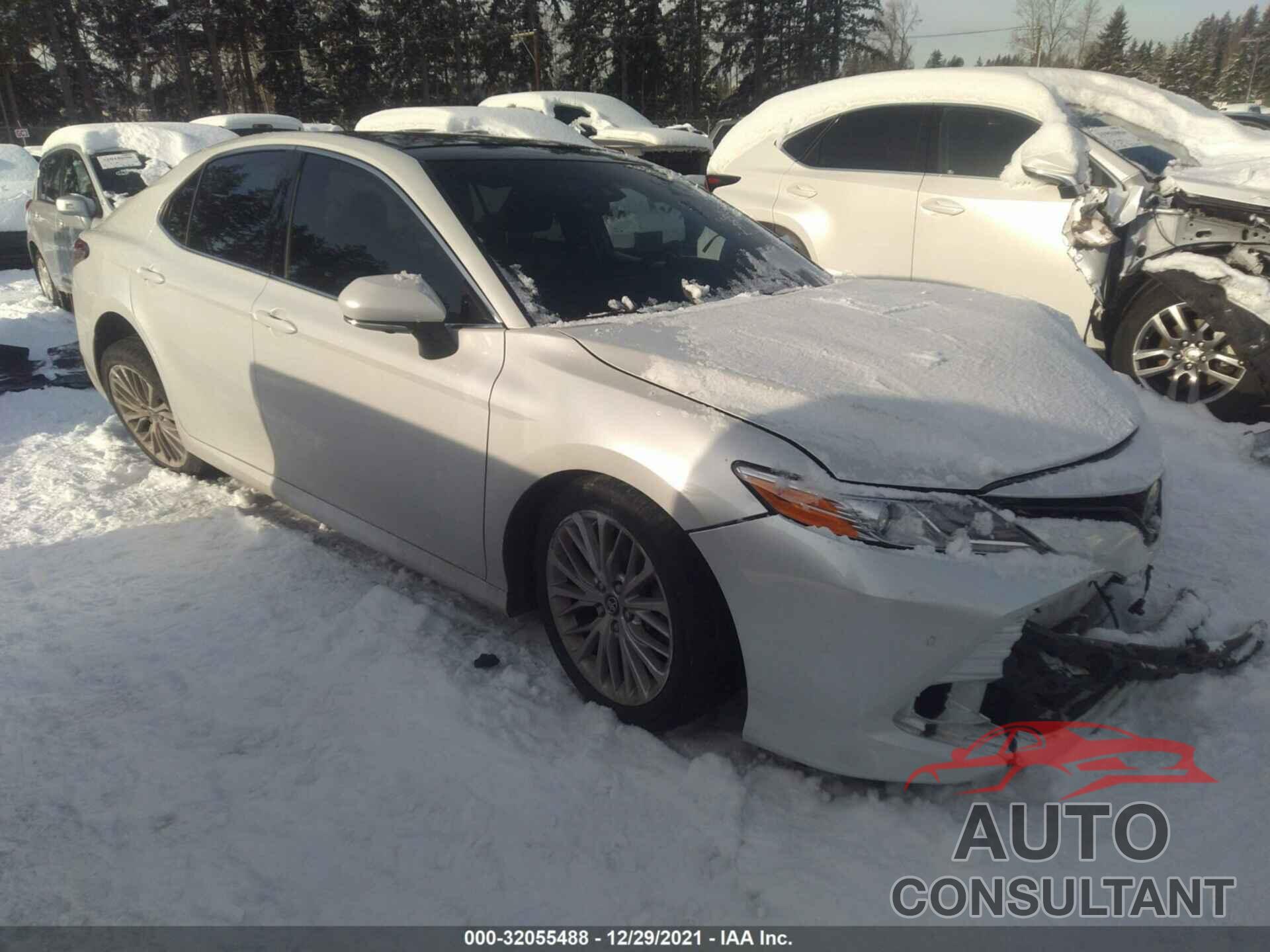 TOYOTA CAMRY 2018 - 4T1B11HK7JU033522