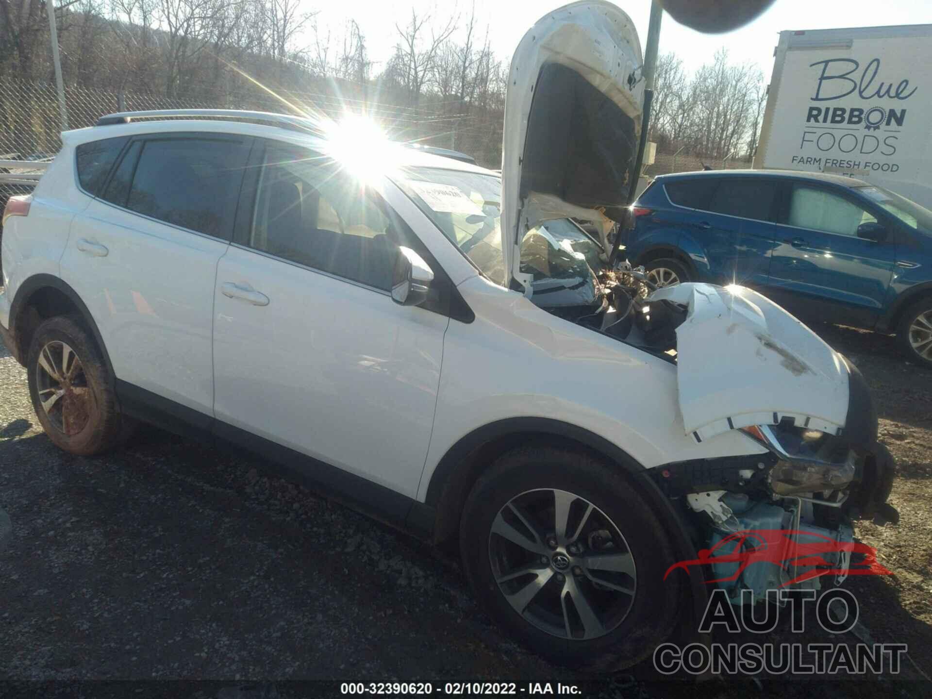 TOYOTA RAV4 2016 - JTMRFREV8GJ074298