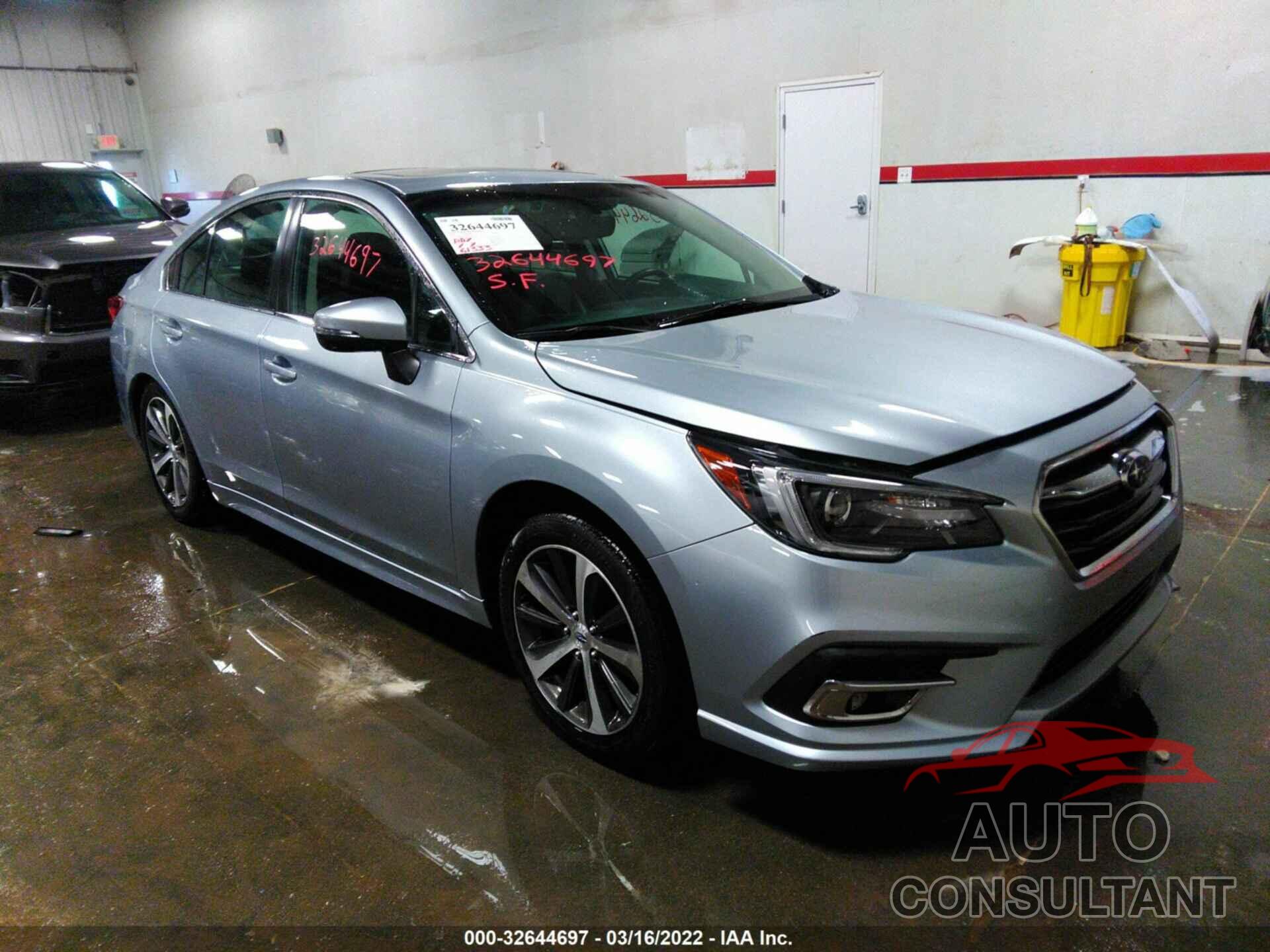 SUBARU LEGACY 2018 - 4S3BNAN65J3035419