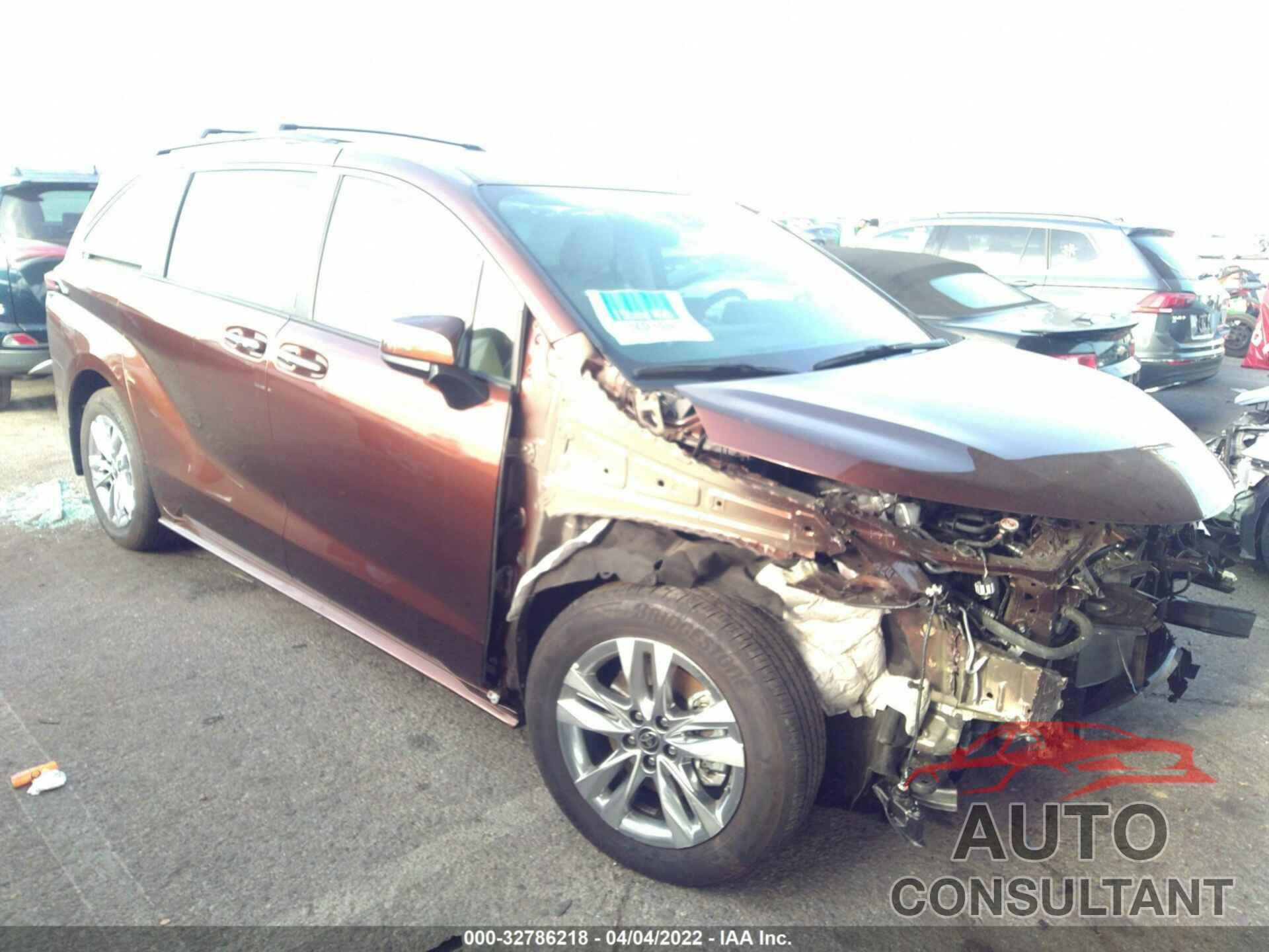 TOYOTA SIENNA 2022 - 5TDJRKEC6NS090297