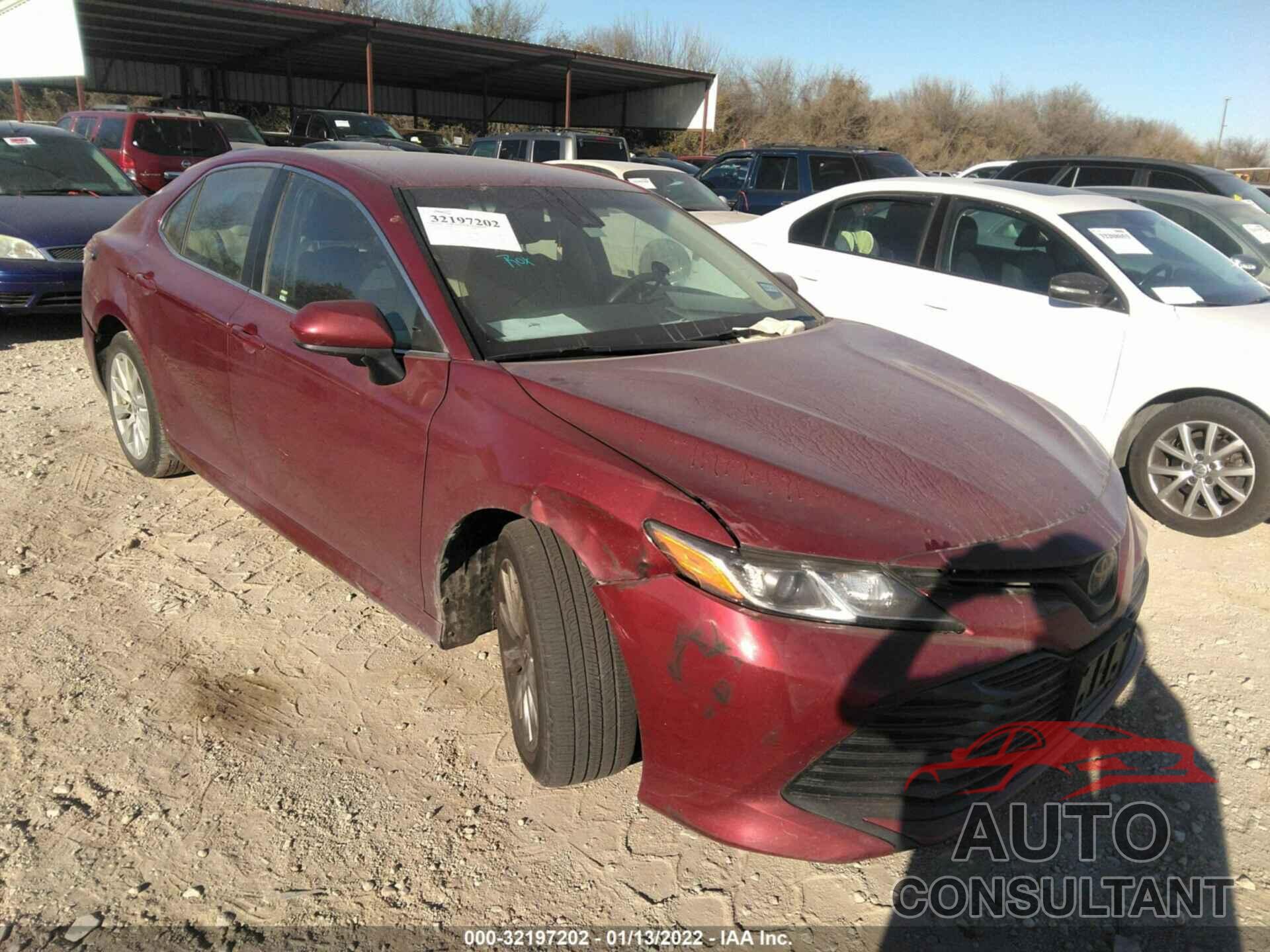 TOYOTA CAMRY 2018 - 4T1B11HK3JU597863