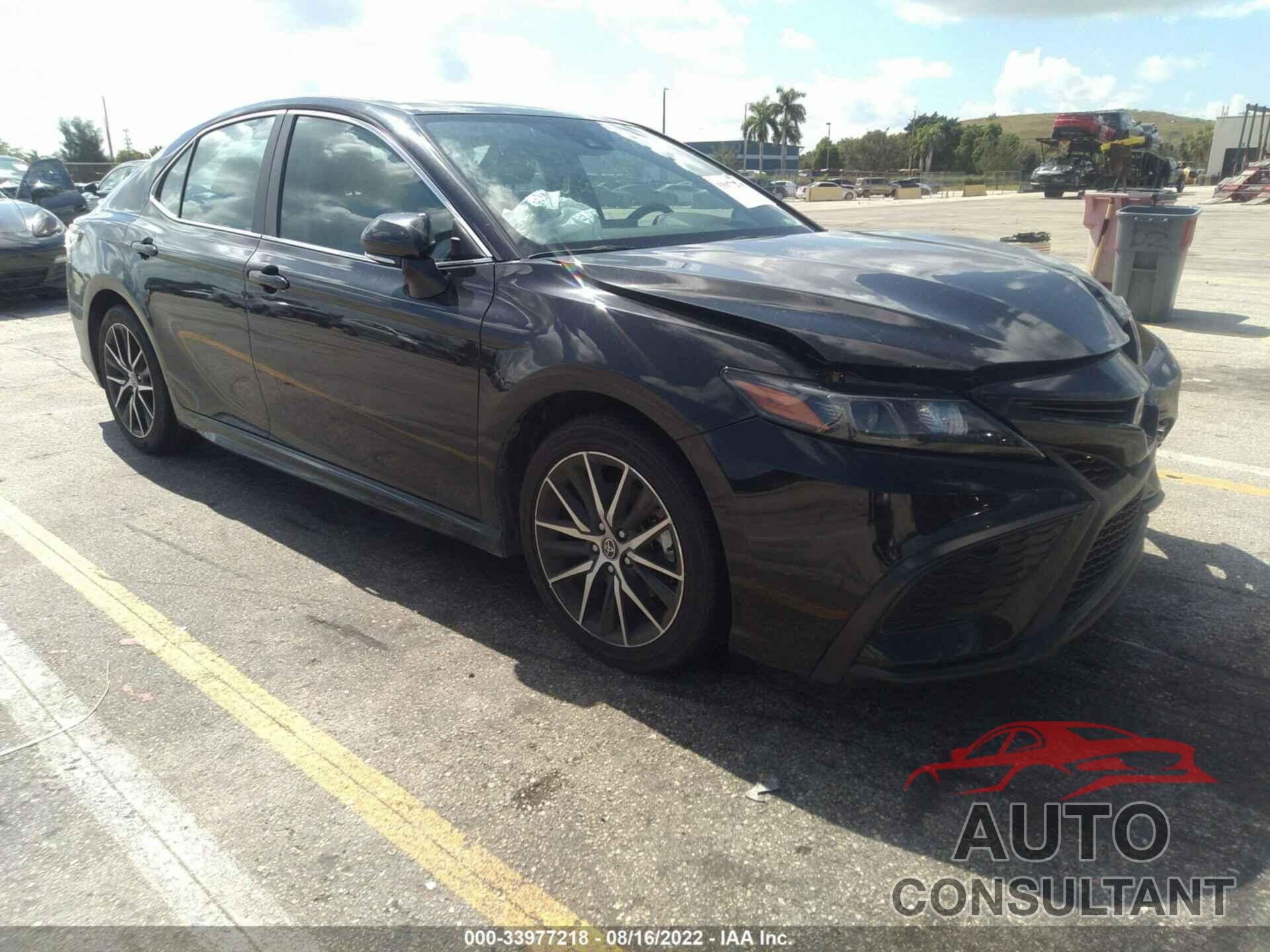 TOYOTA CAMRY 2022 - 4T1G11AK7NU631972